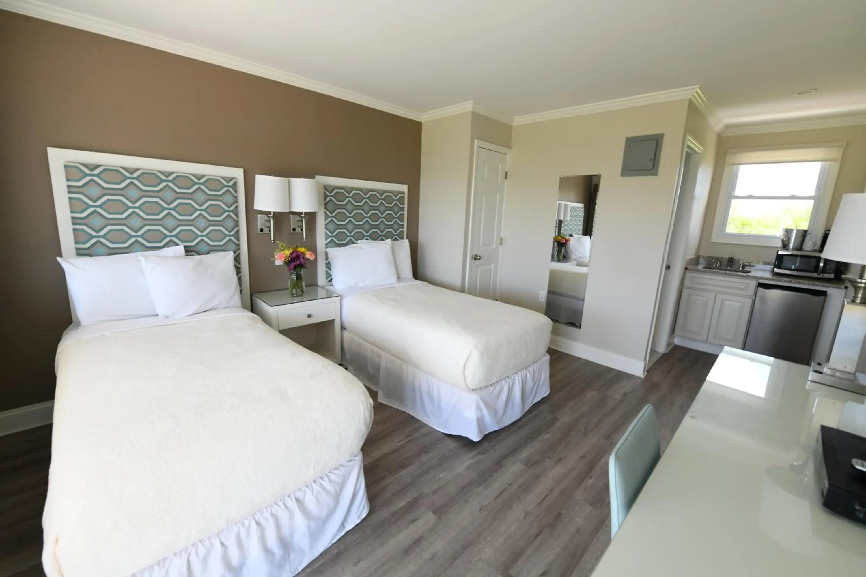 Twin Room with Balcony in Bayview Resort Twin Room with Balcony in Bayview Resort