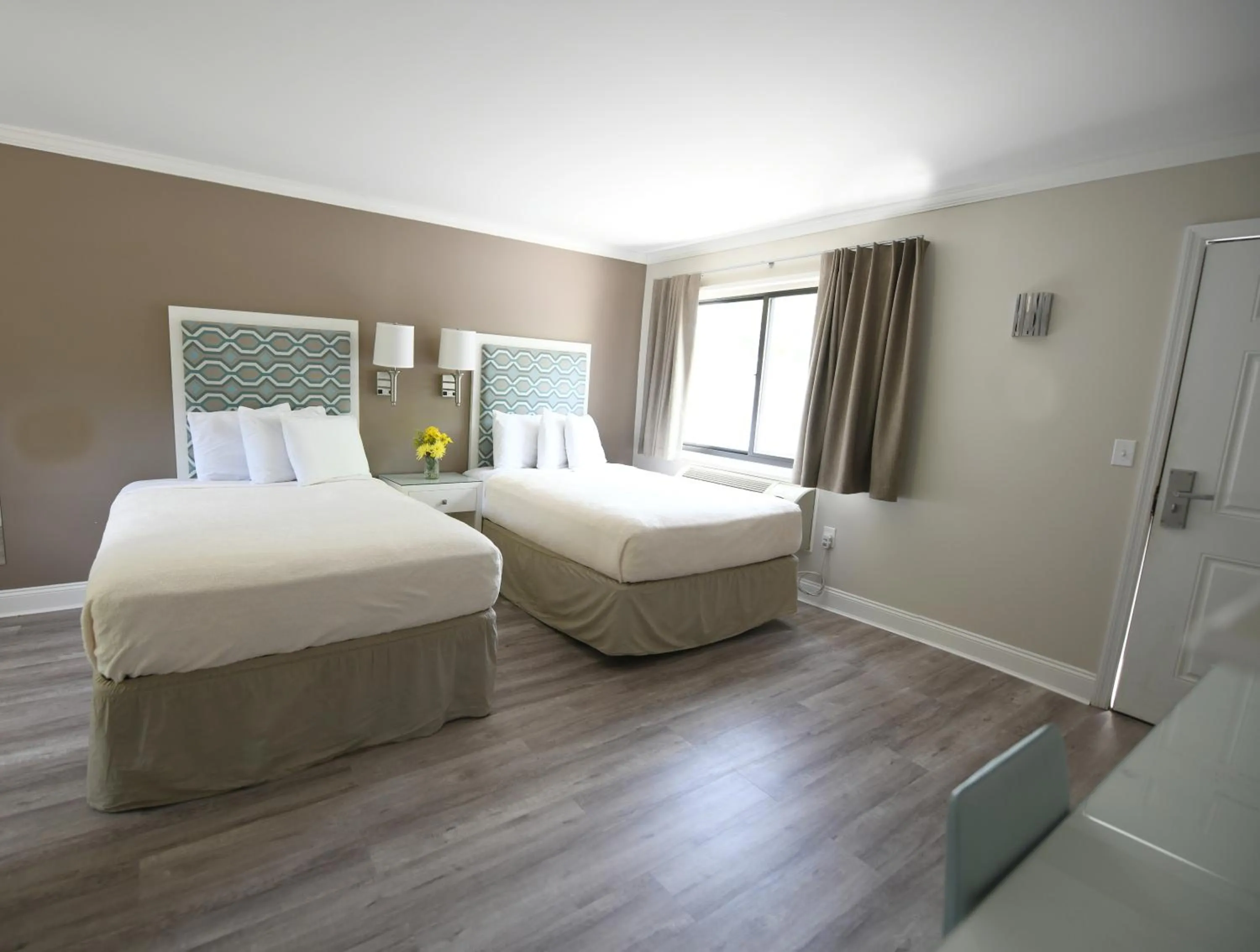 Photo of the whole room in Bayview Resort
