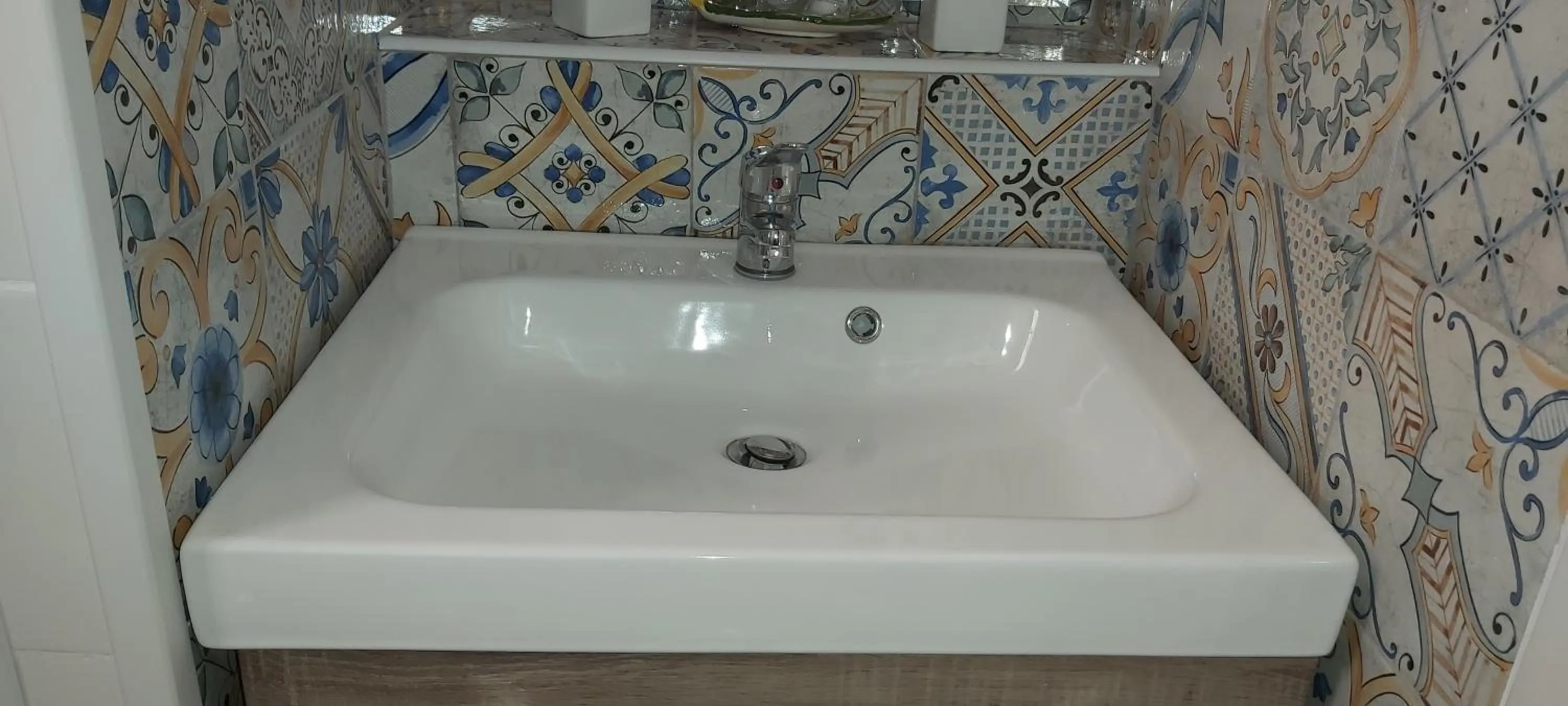 Bathroom in B&B SoleLuna della Solidarietà