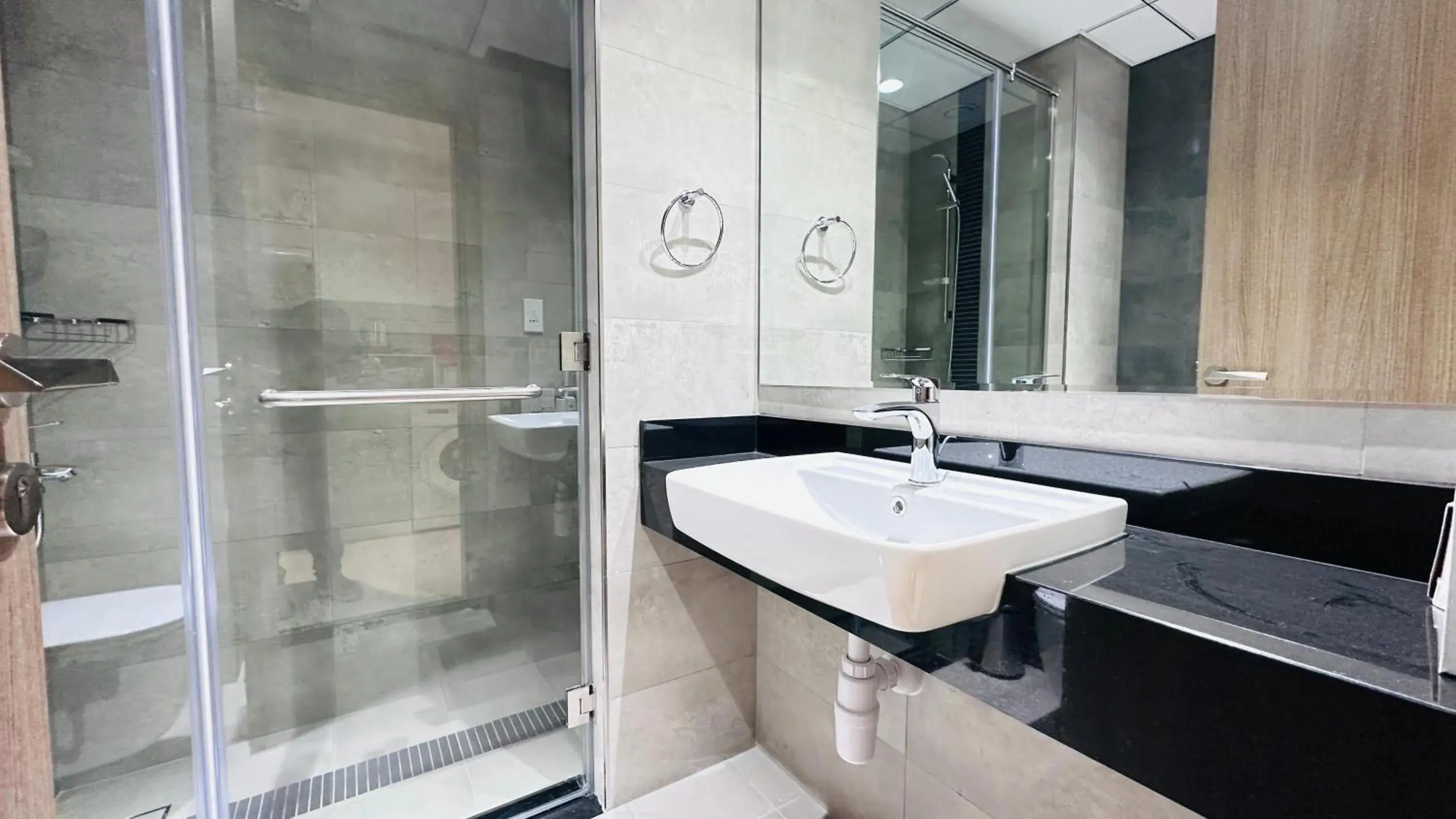 Bathroom in Sunday Sheikh Zayed Road Concord Tower by Belvilla Bathroom in Sunday Sheikh Zayed Road Concord Tower by Belvilla