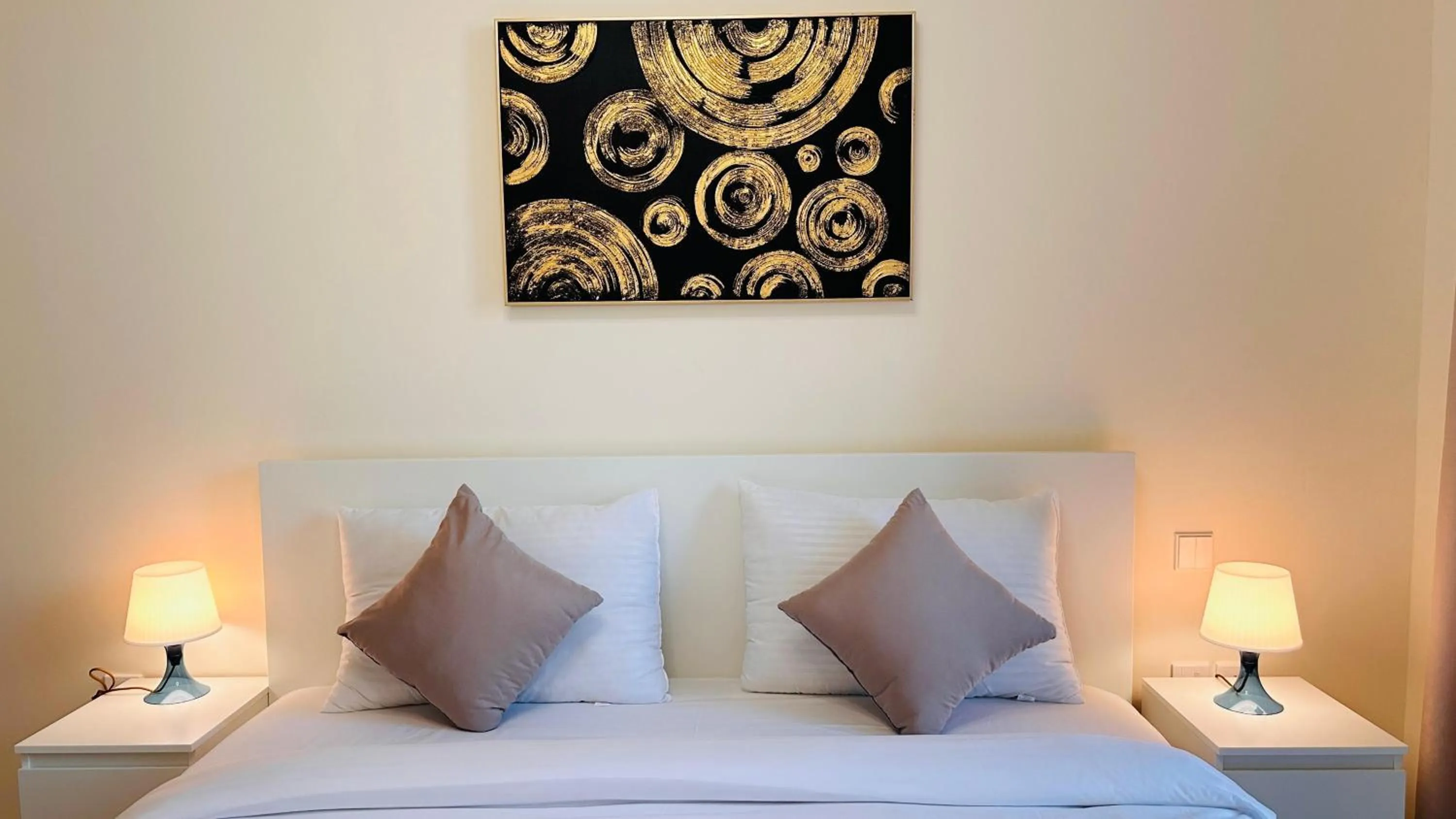 Photo of the whole room, Bed in Sunday Sheikh Zayed Road Concord Tower by Belvilla