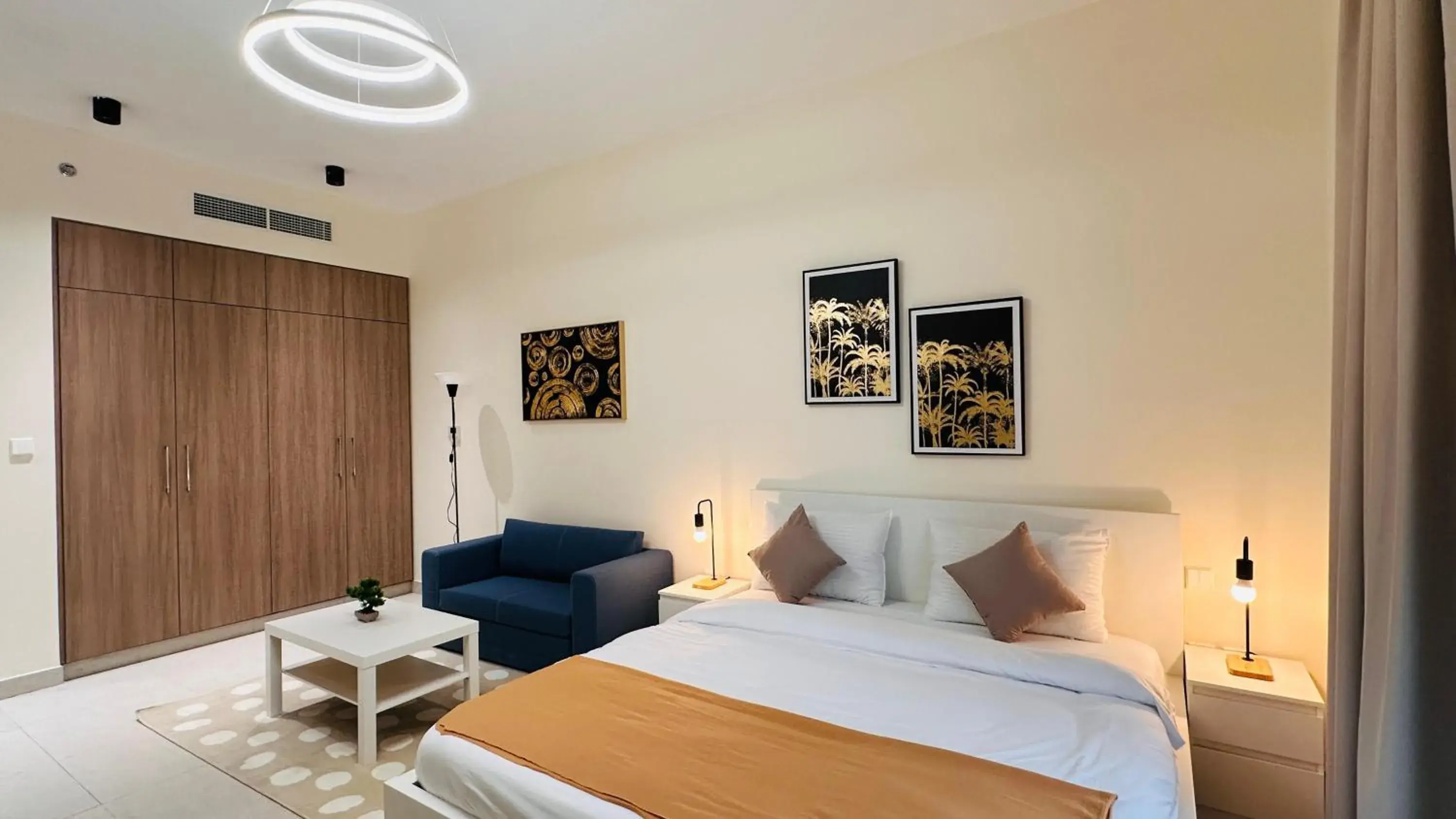 Photo of the whole room, Bed in Sunday Sheikh Zayed Road Concord Tower by Belvilla Photo of the whole room, Bed in Sunday Sheikh Zayed Road Concord Tower by Belvilla