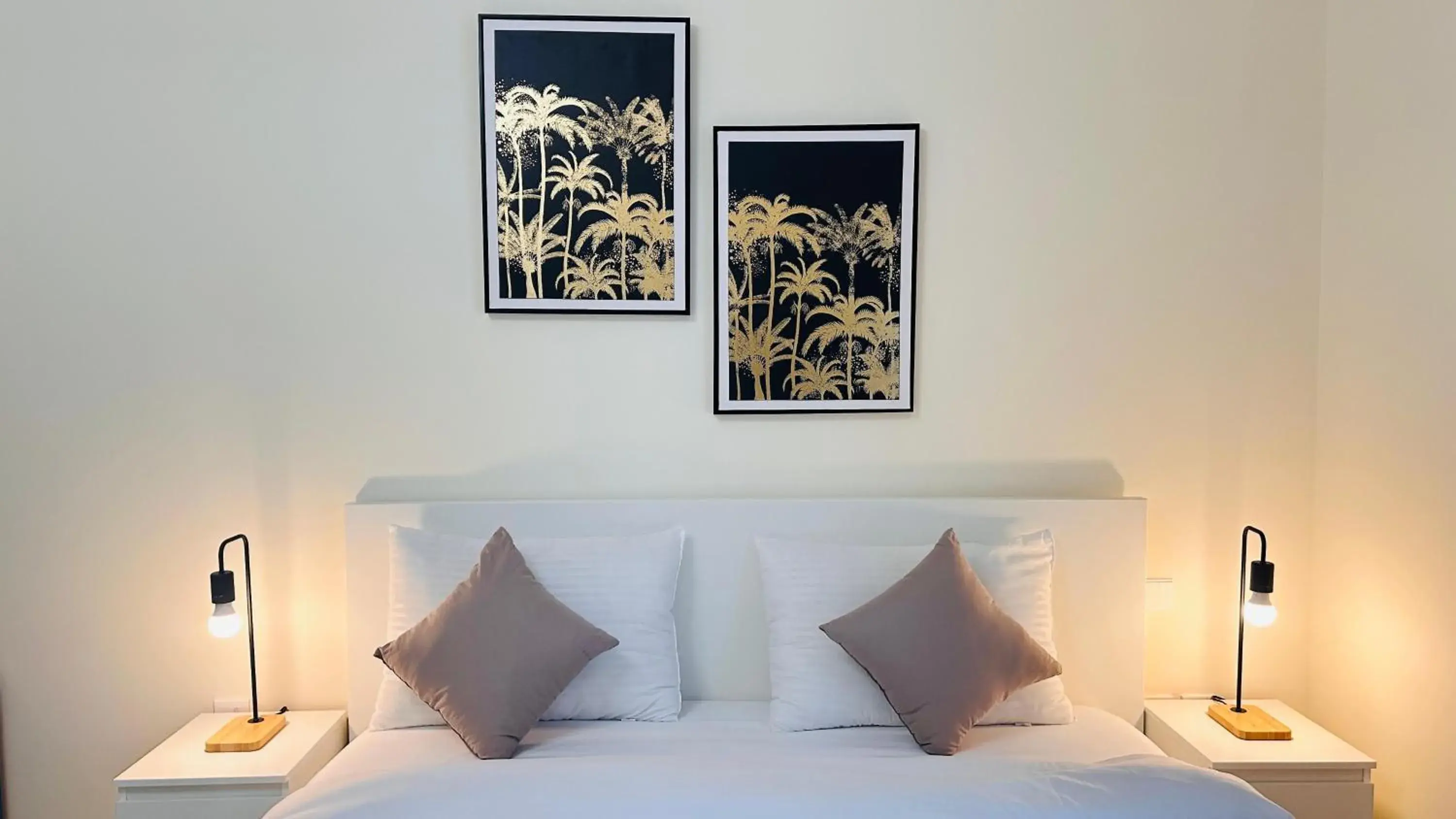 Photo of the whole room, Bed in Sunday Sheikh Zayed Road Concord Tower by Belvilla Photo of the whole room, Bed in Sunday Sheikh Zayed Road Concord Tower by Belvilla