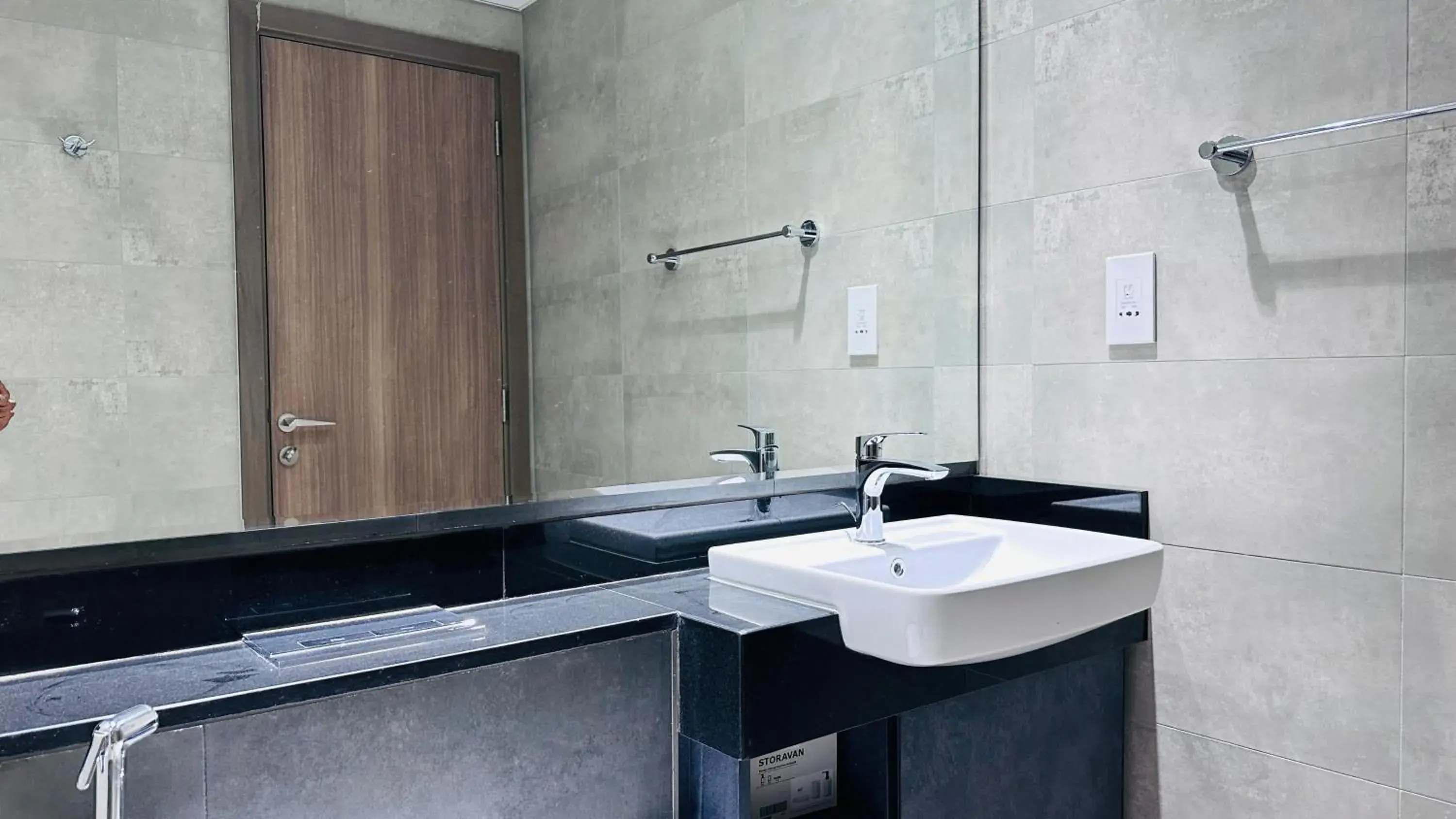 Bathroom in Sunday Sheikh Zayed Road Concord Tower by Belvilla Bathroom in Sunday Sheikh Zayed Road Concord Tower by Belvilla