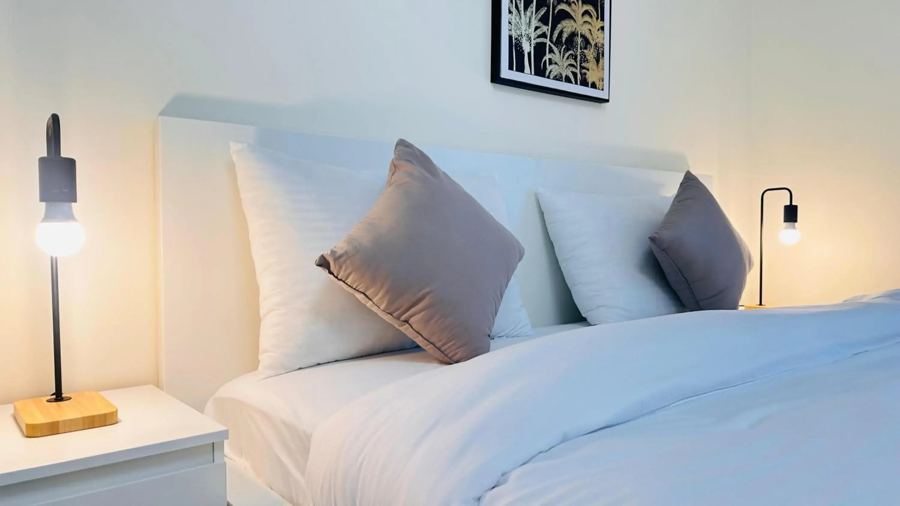 Photo of the whole room, Bed in Sunday Sheikh Zayed Road Concord Tower by Belvilla Photo of the whole room, Bed in Sunday Sheikh Zayed Road Concord Tower by Belvilla