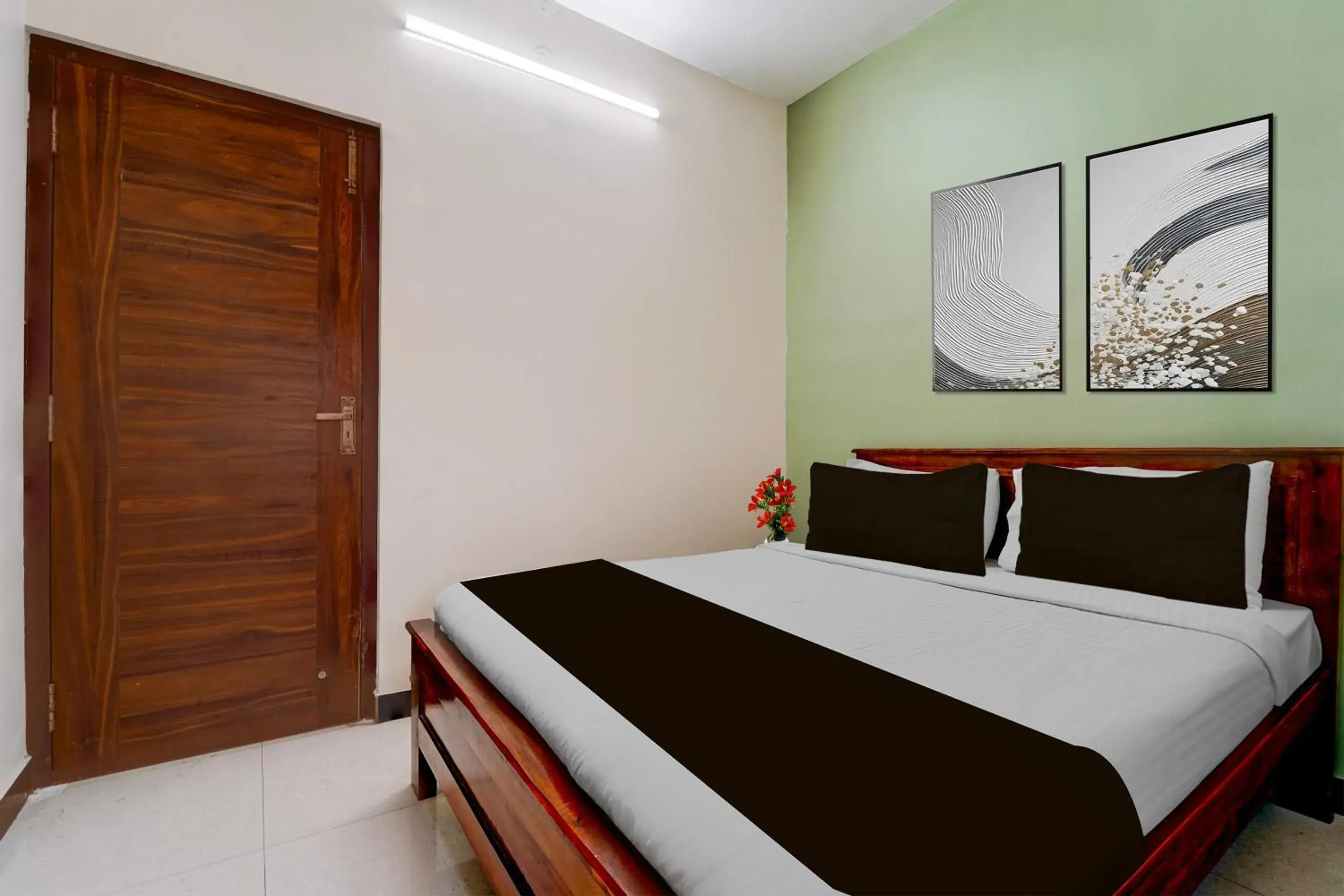 Standard Double Room - single occupancy in Hotel O Central Zone Vishwanathapuram Formerly Green Nest Standard Double Room - single occupancy in Hotel O Central Zone Vishwanathapuram Formerly Green Nest