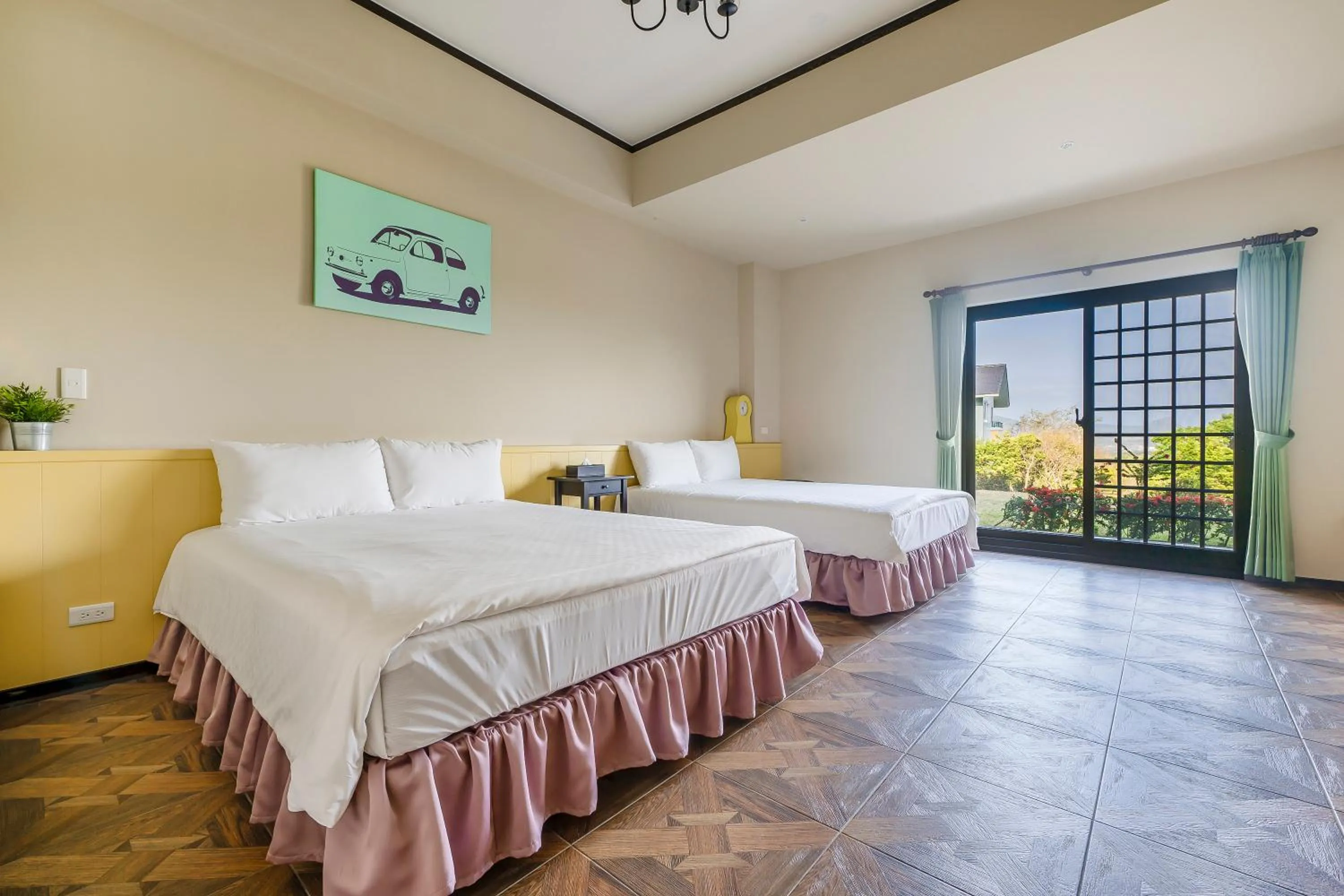 Photo of the whole room, Bed in Kavana Cottage