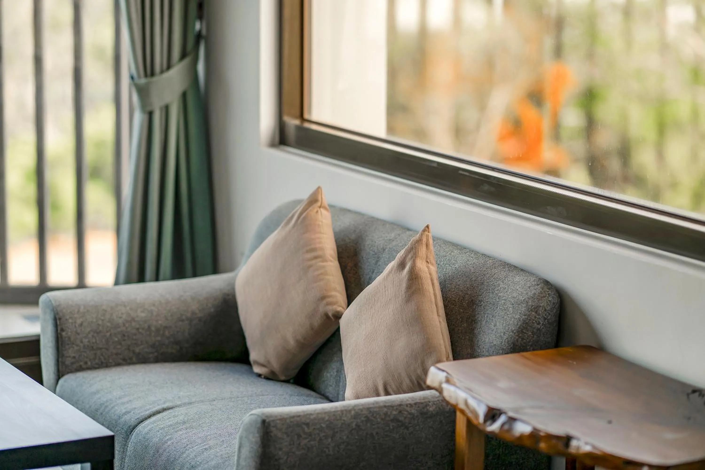 Seating area in Kavana Cottage