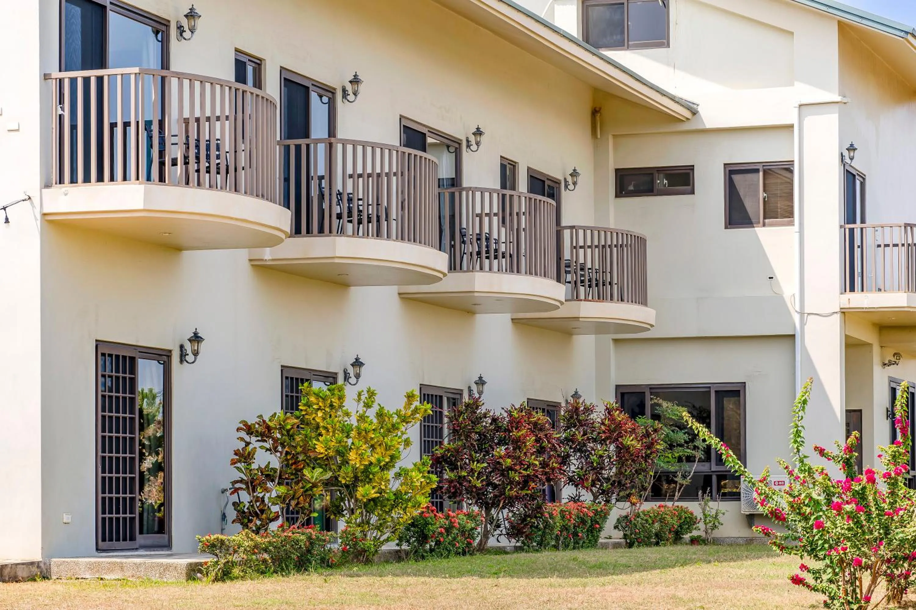 Property building in Kavana Cottage