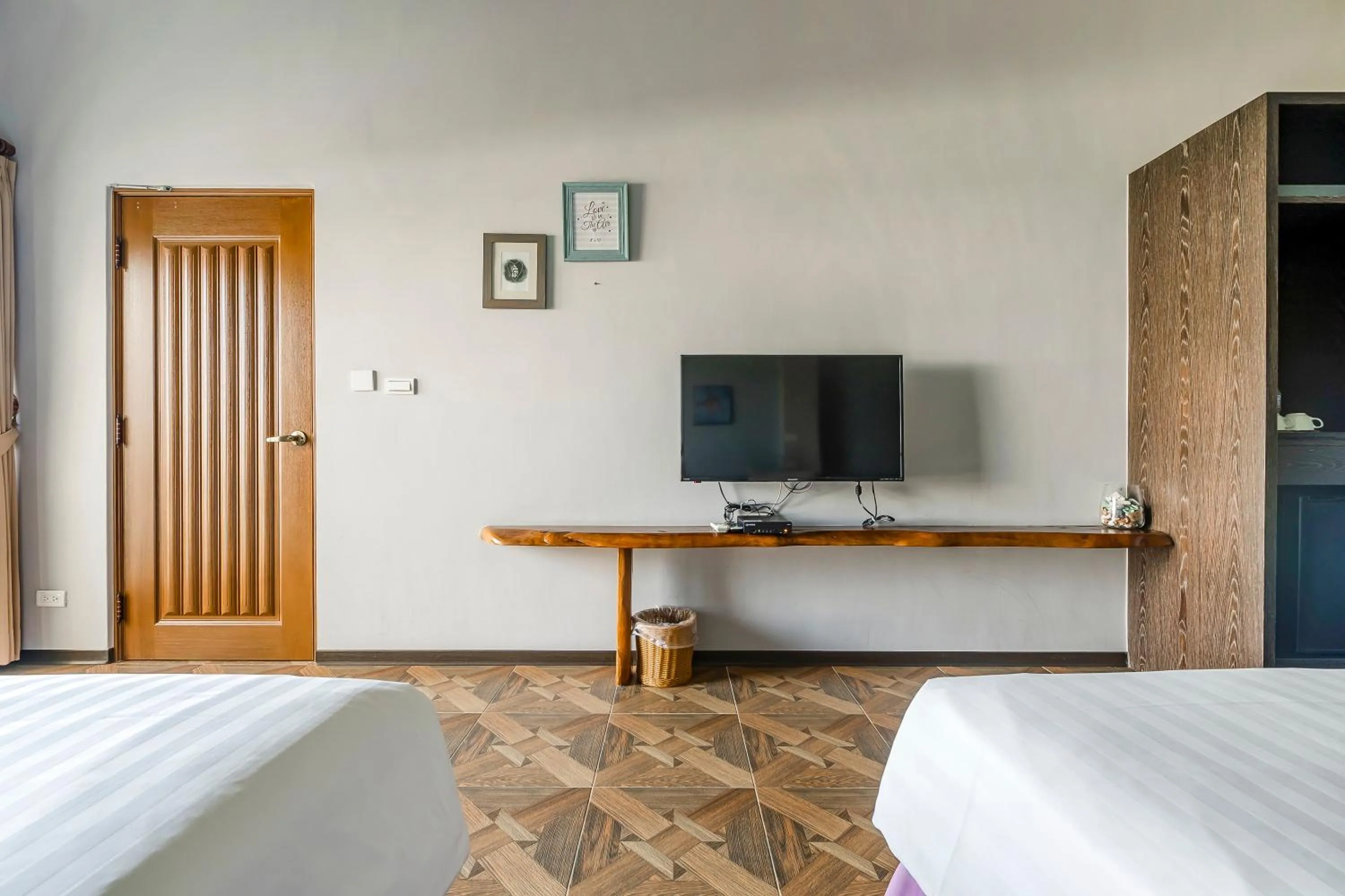 TV and multimedia, Bed in Kavana Cottage