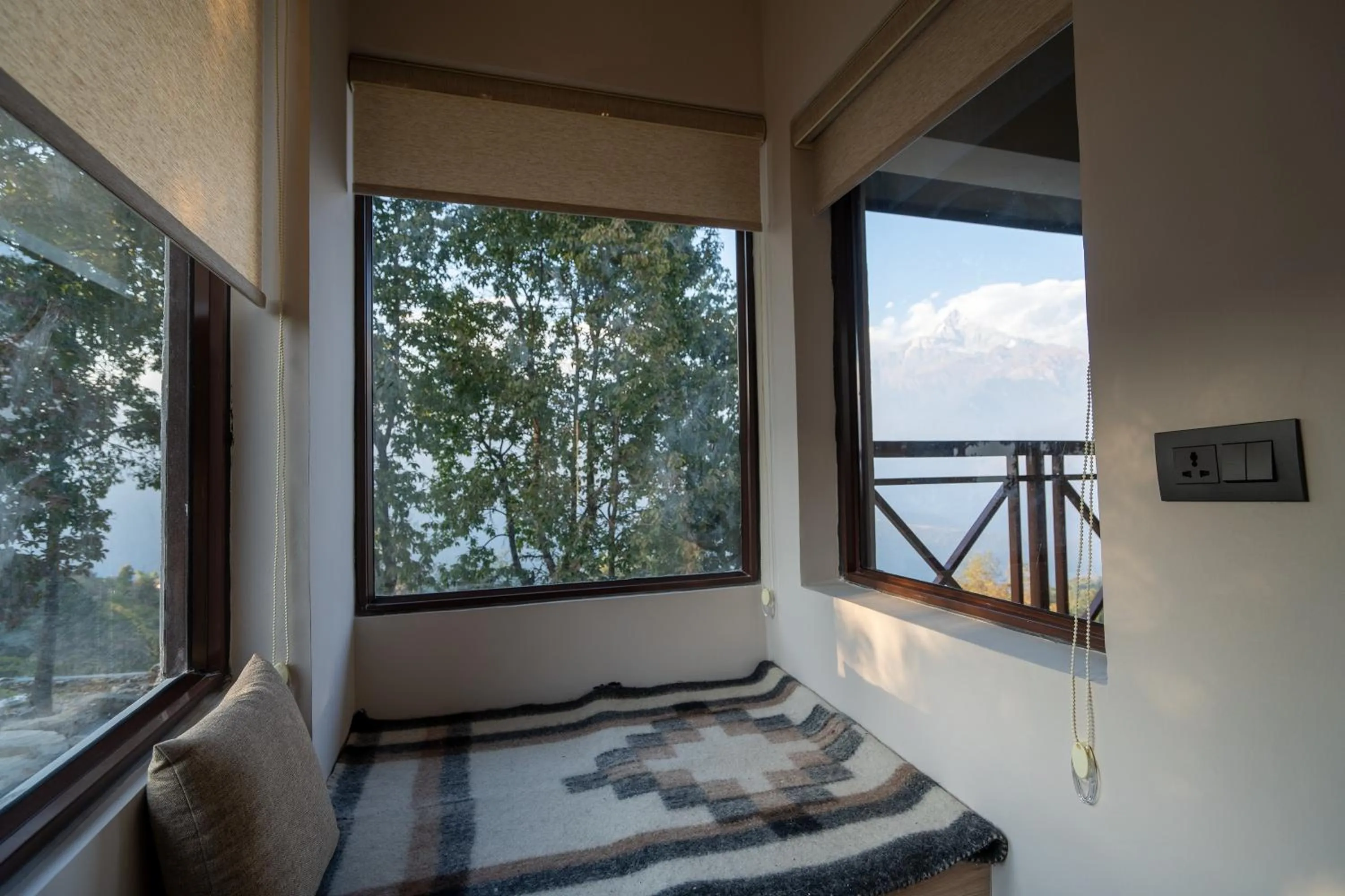 Balcony/Terrace, Bed in Nana Mountain Resort Mt Annapurna View