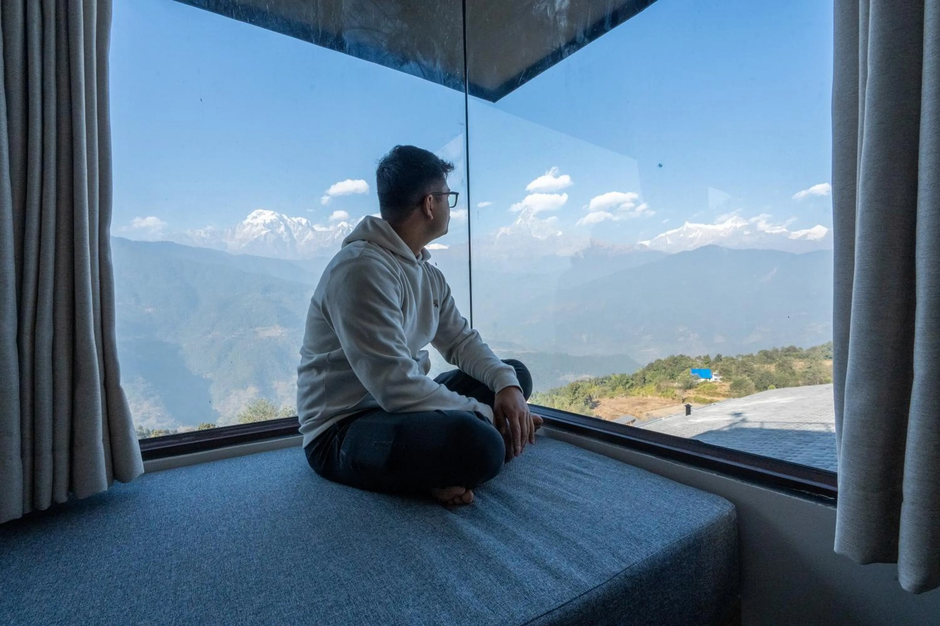 Guests in Nana Mountain Resort Mt Annapurna View