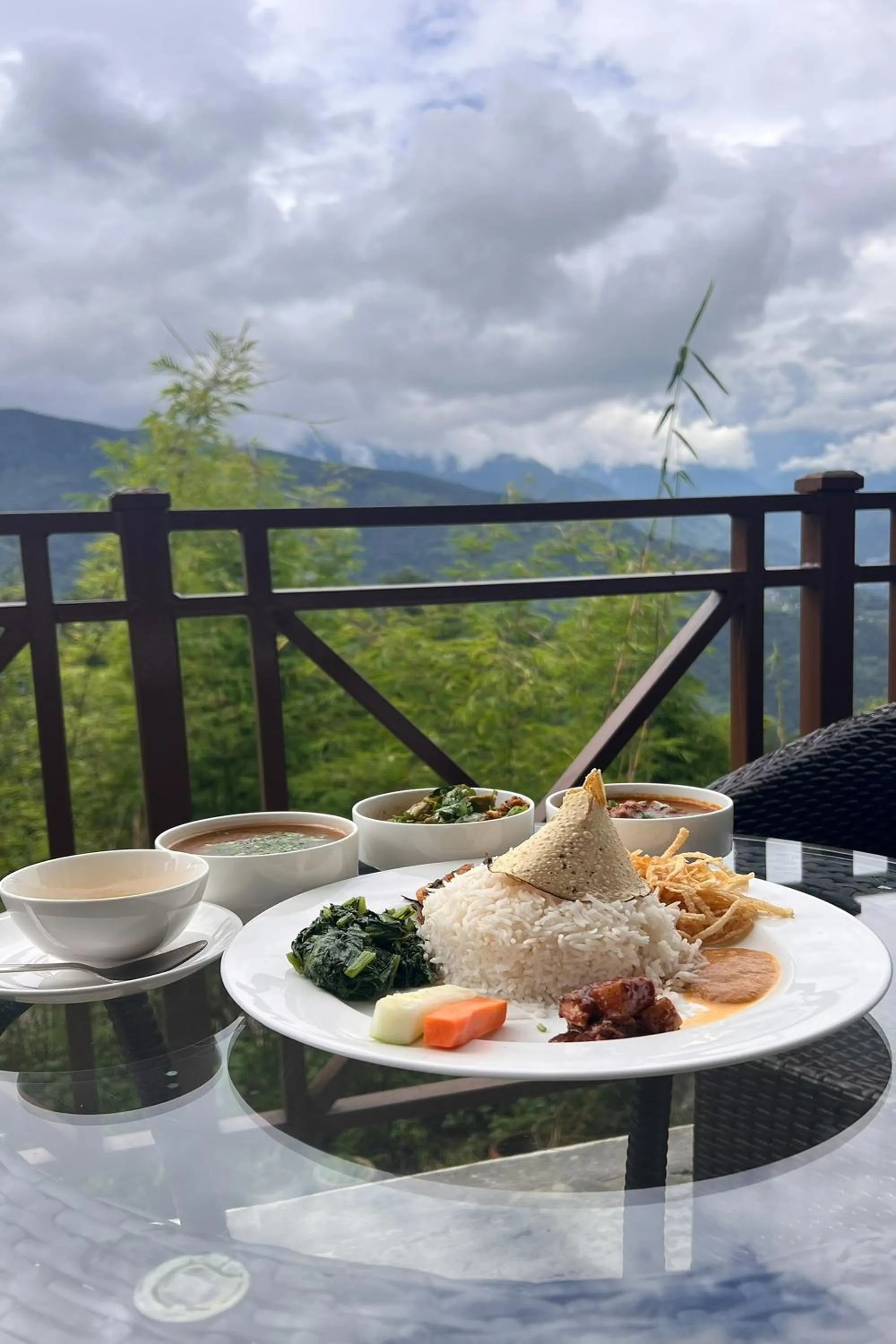 Food and drinks in Nana Mountain Resort Mt Annapurna View