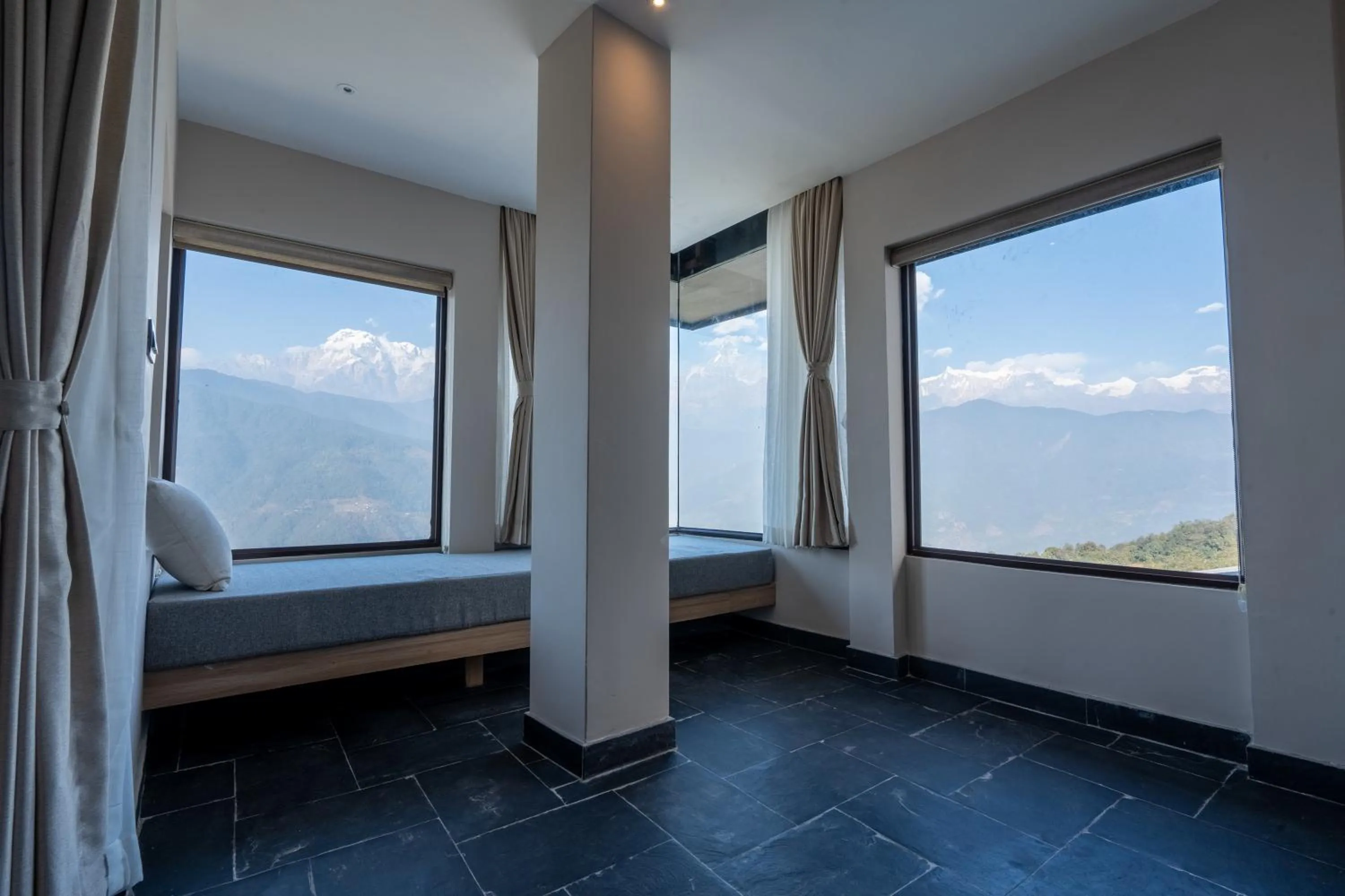 Bed in Nana Mountain Resort Mt Annapurna View