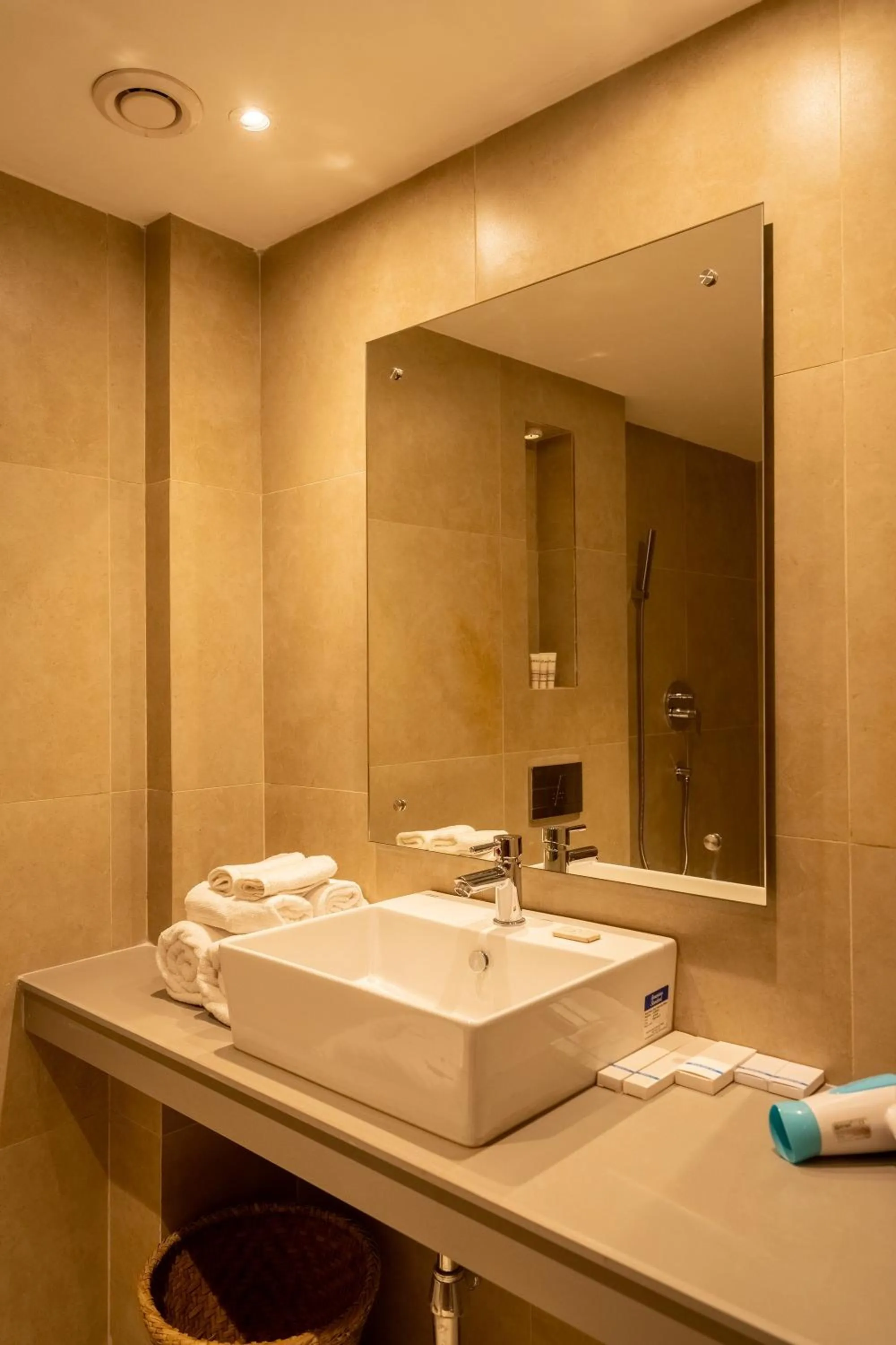 Bathroom in Nana Mountain Resort Mt Annapurna View