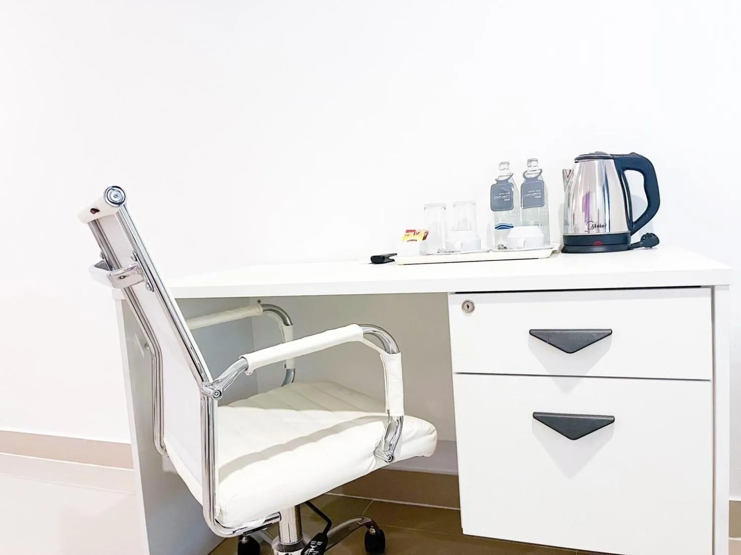 Coffee/tea facilities in Z by Zing