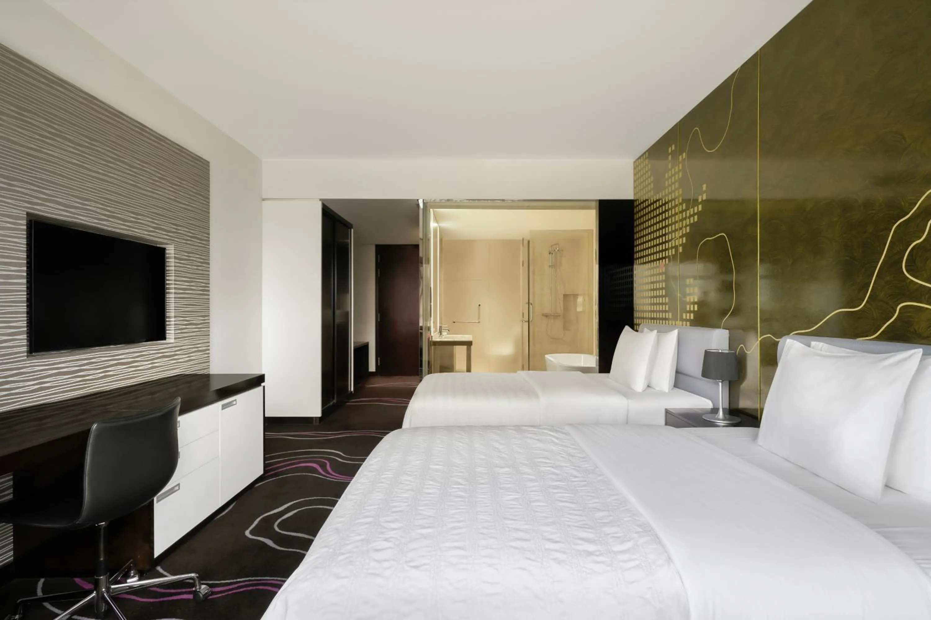 Bedroom, Bed in Le Meridien Saigon