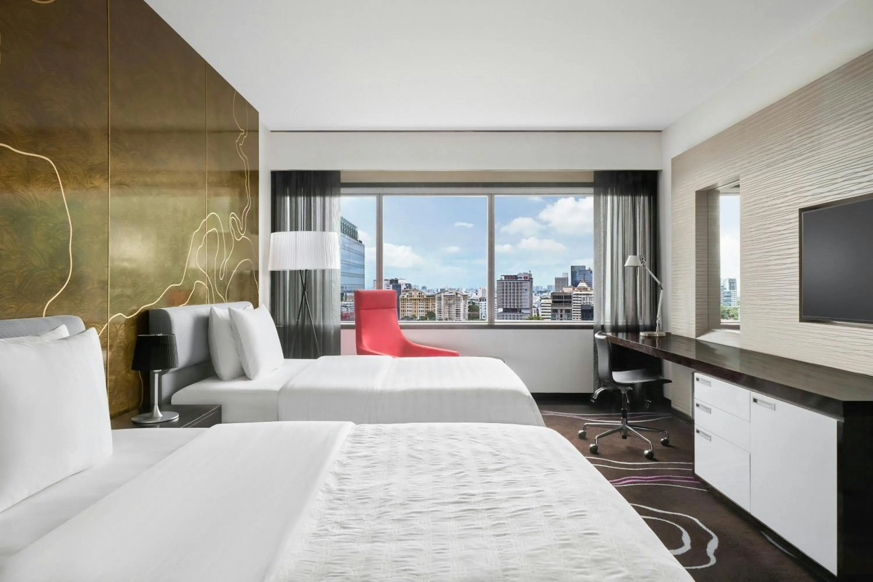 Bedroom, Bed in Le Meridien Saigon