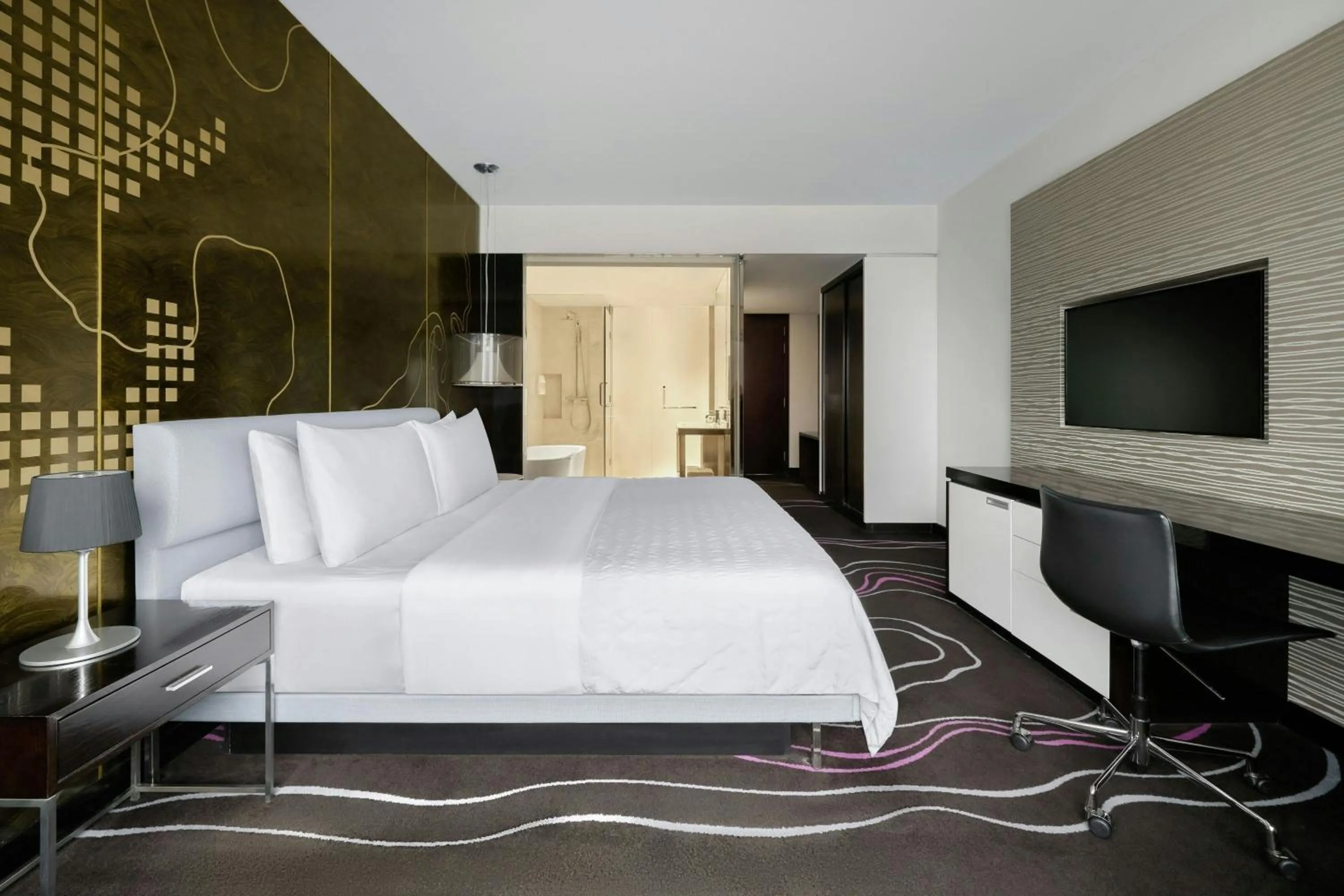 Bedroom, Bed in Le Meridien Saigon