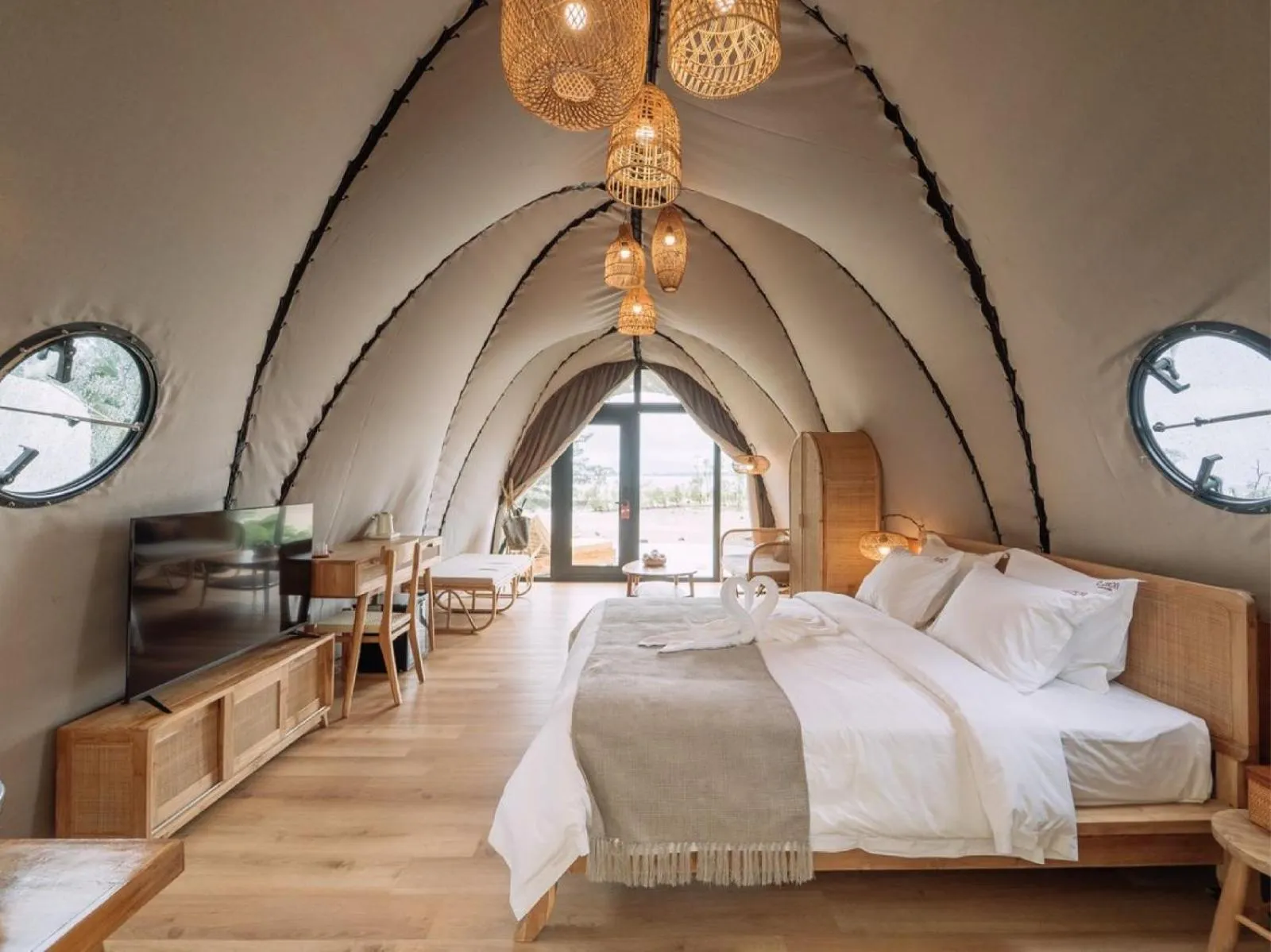 Bed in Cocoon Resort Kuching