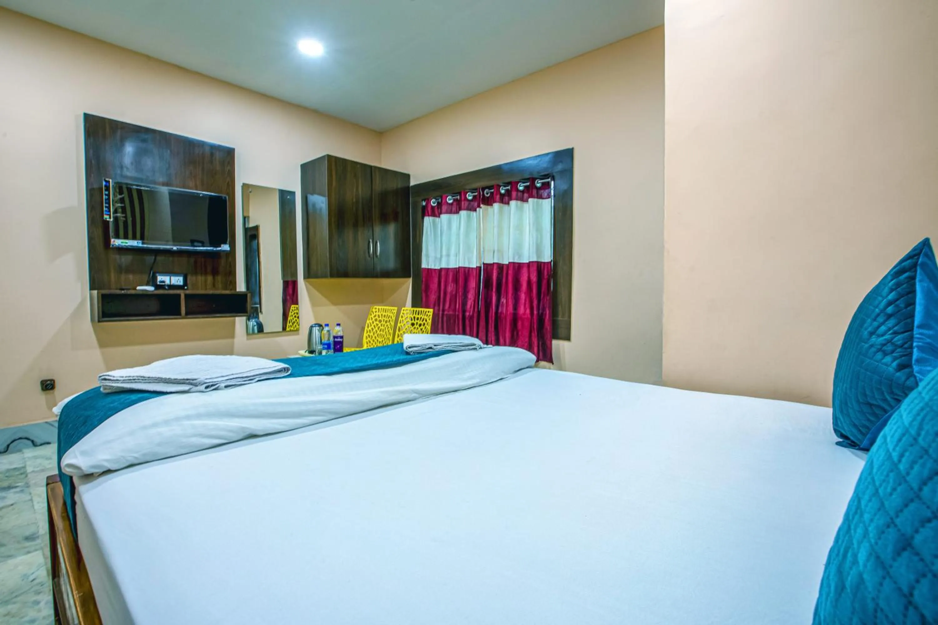 Bed in Silver Star Residency