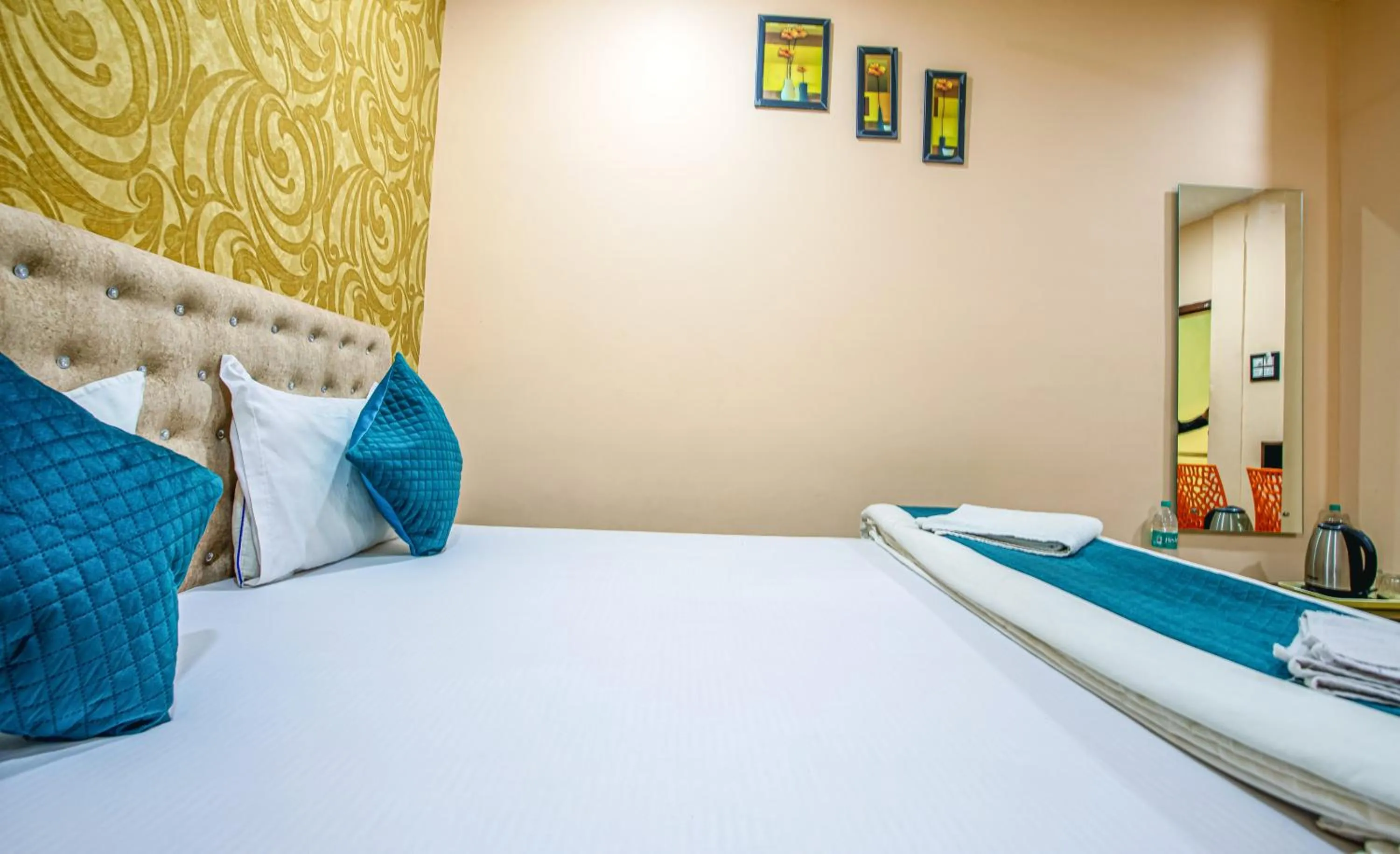 Photo of the whole room in Silver Star Residency