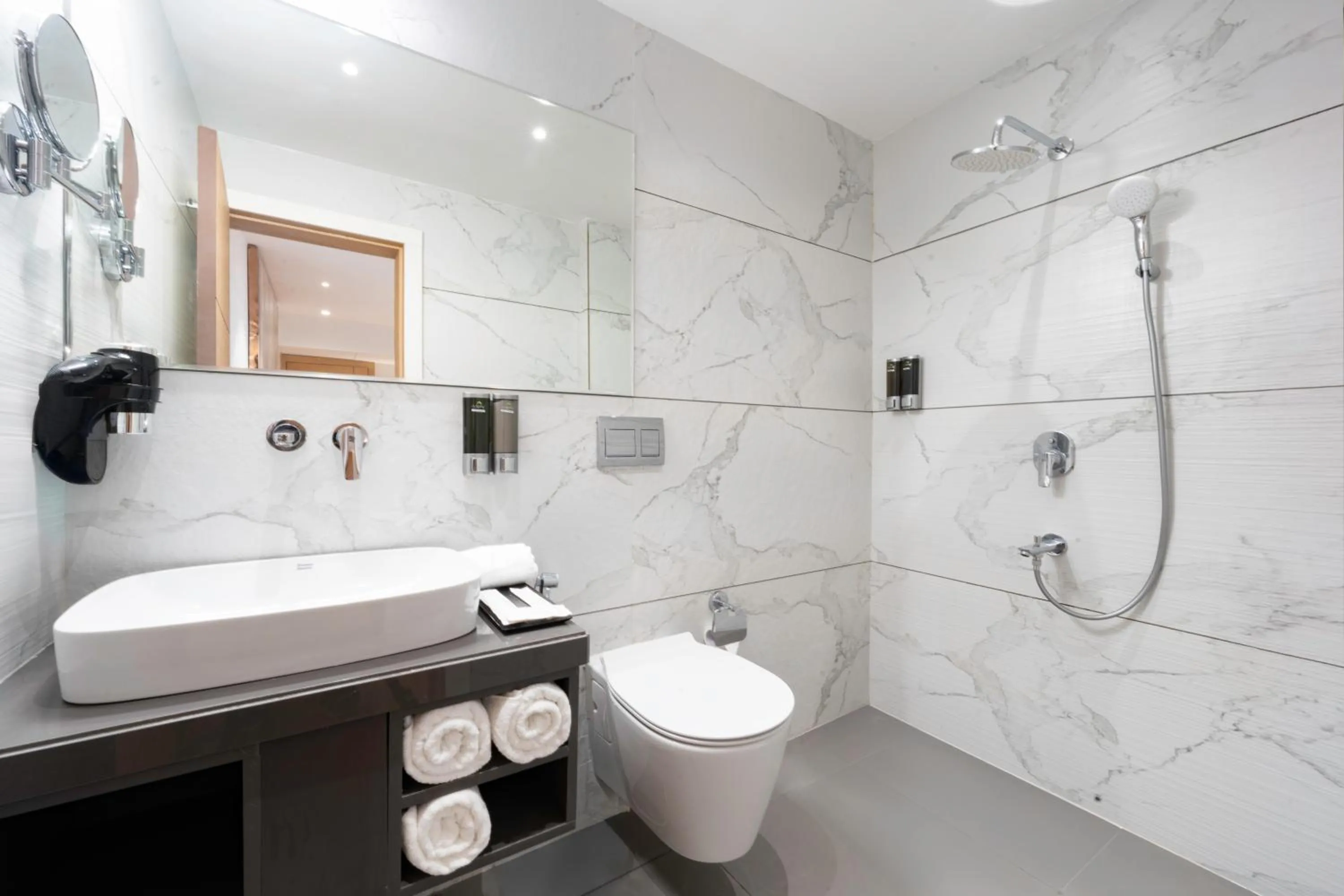 Bathroom in Clarks Inn Indore