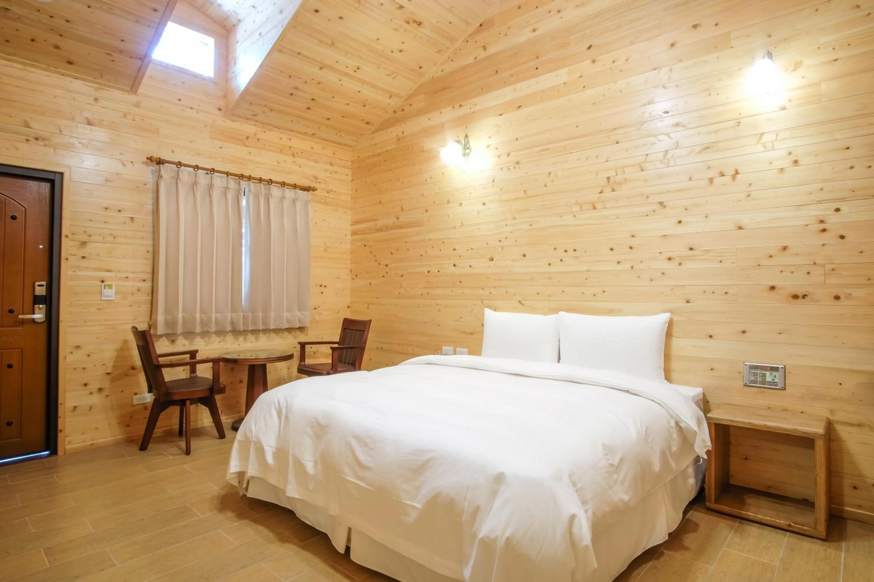 Bedroom, Bed in Yo Shen Jing Resorts