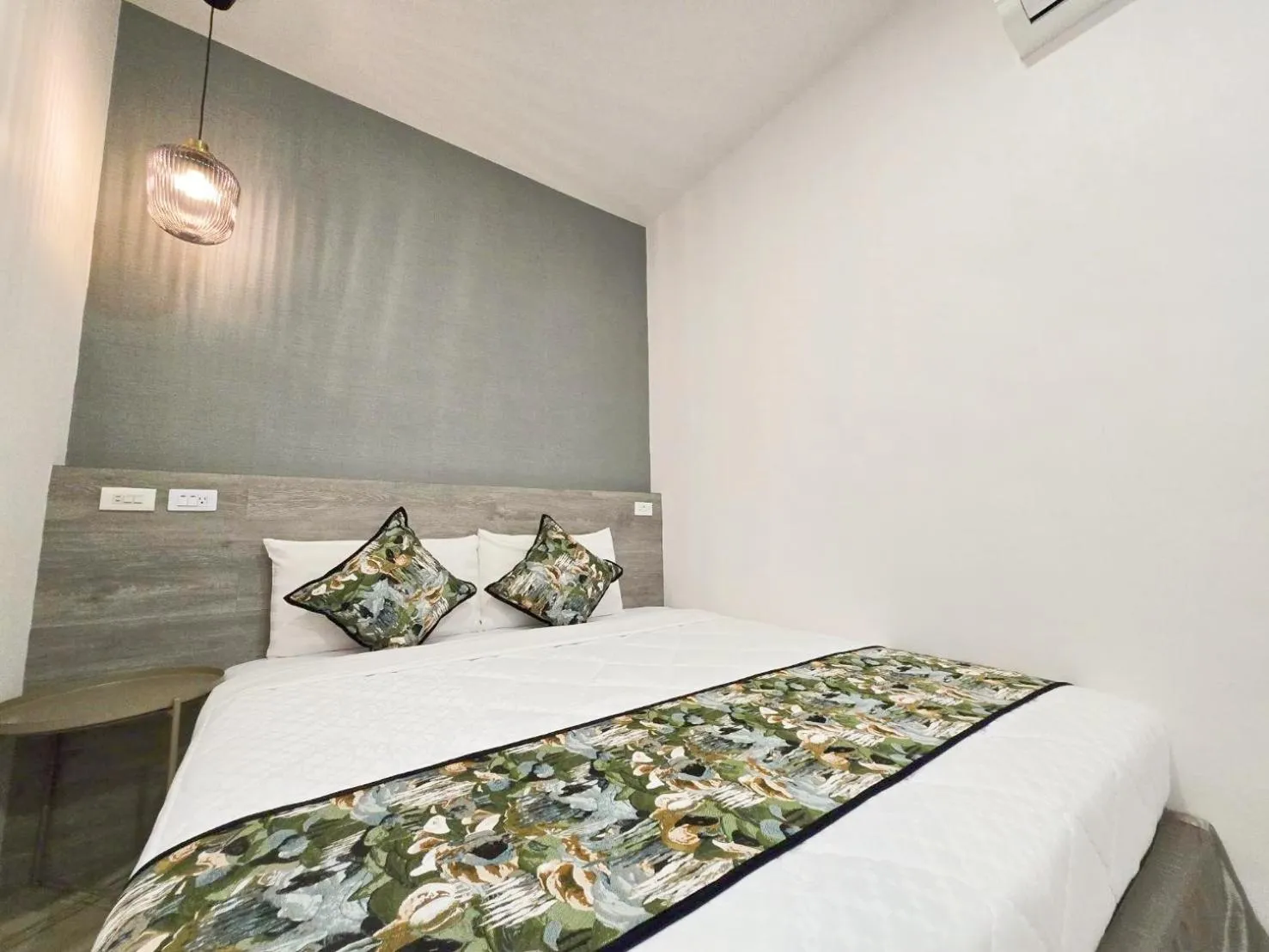 Bedroom, Bed in Xing Ji Hotel