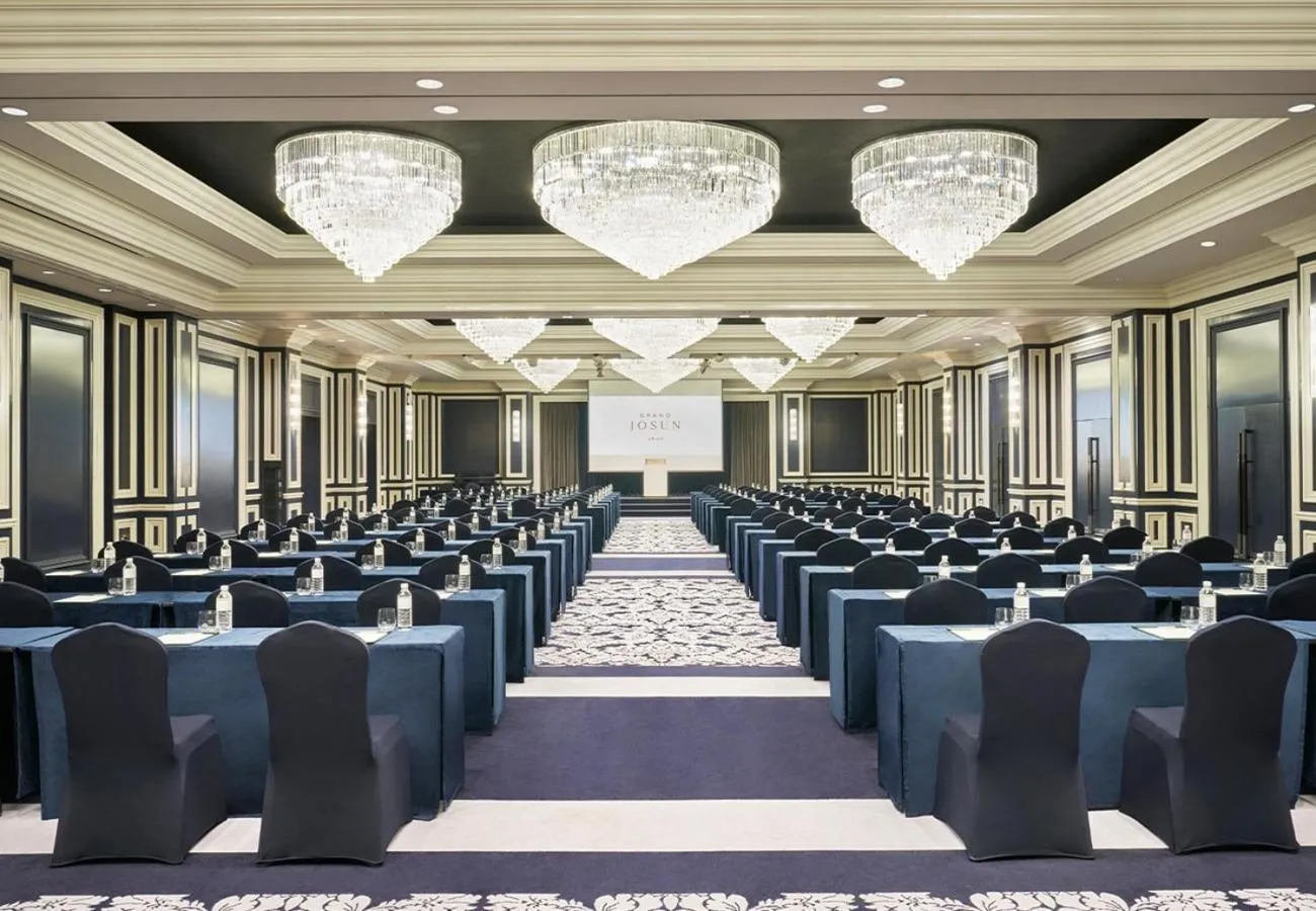 Banquet/Function facilities in Grand Josun Hill Suite