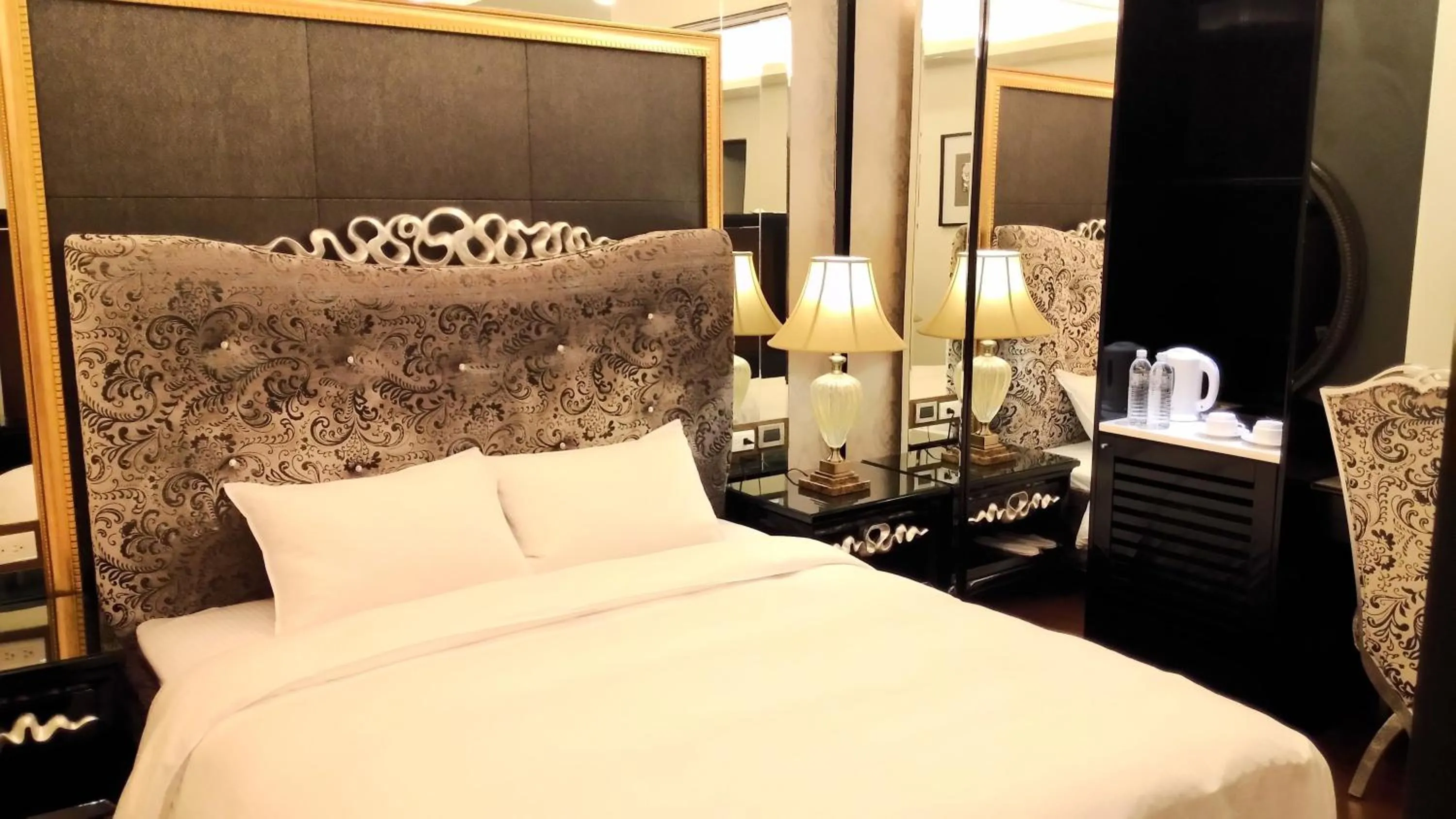 Bed in Hotel Modern Puli