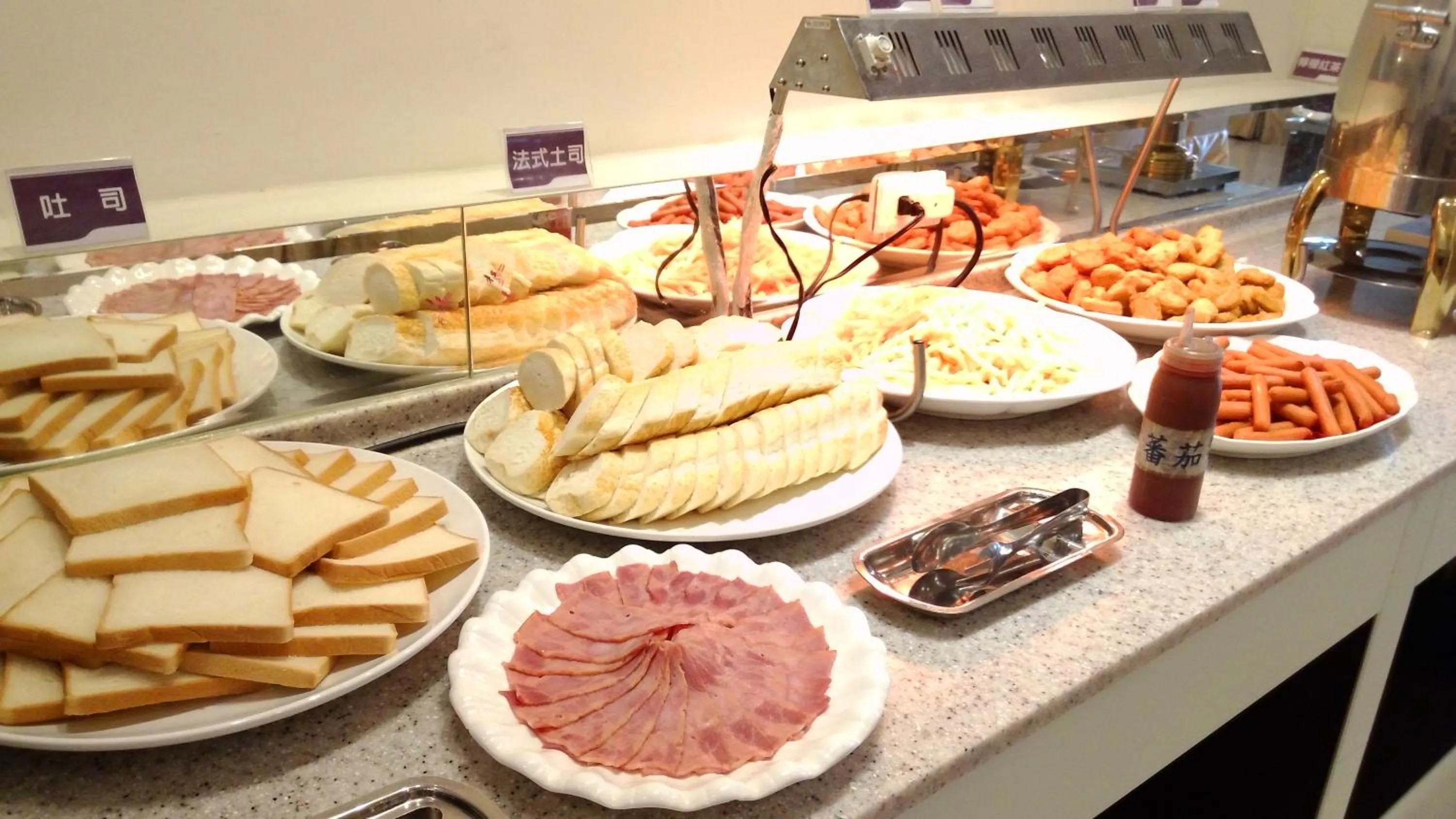 Breakfast in Hotel Modern Puli