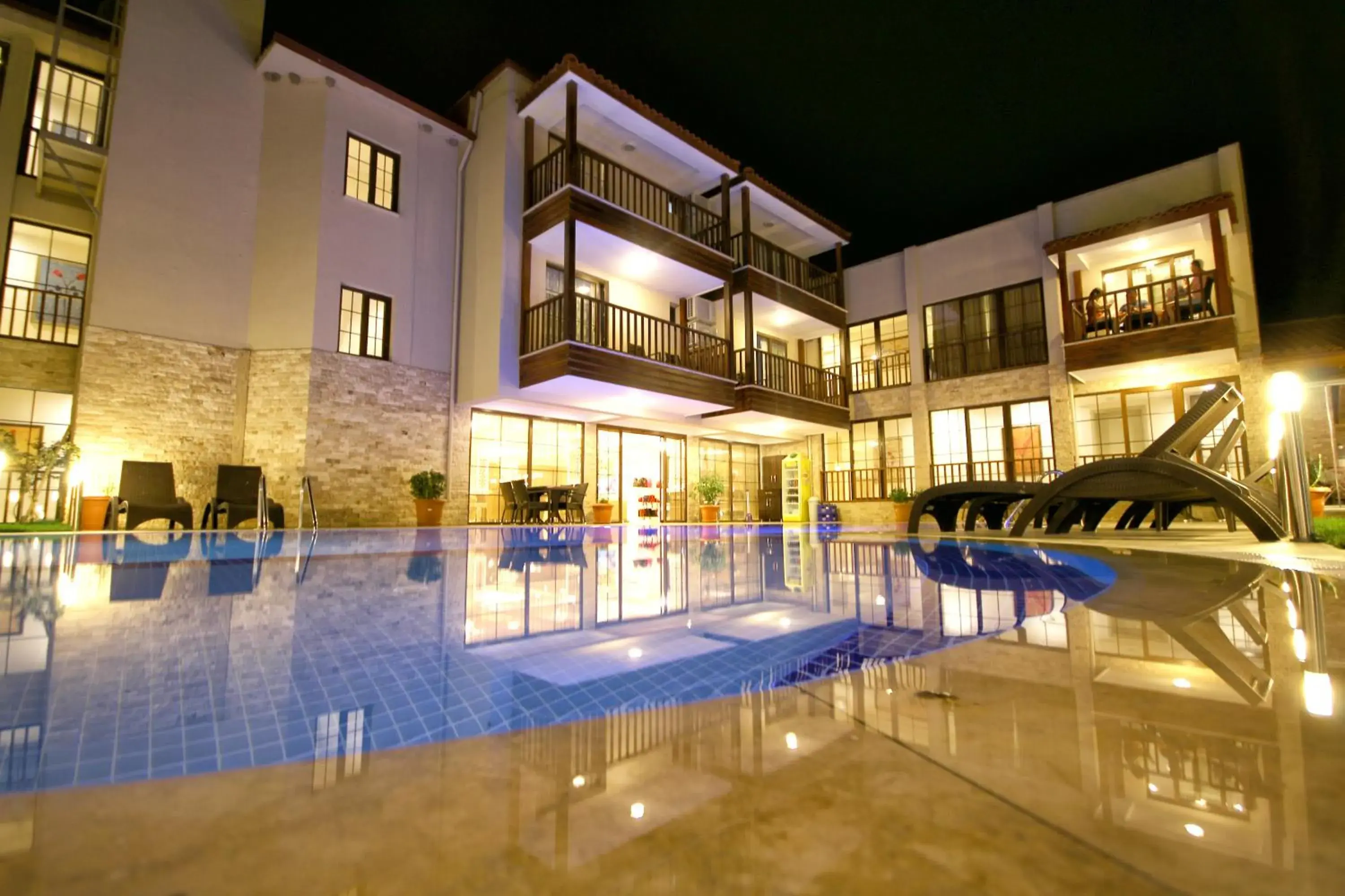 Swimming pool in Venus Suite Hotel Swimming pool in Venus Suite Hotel