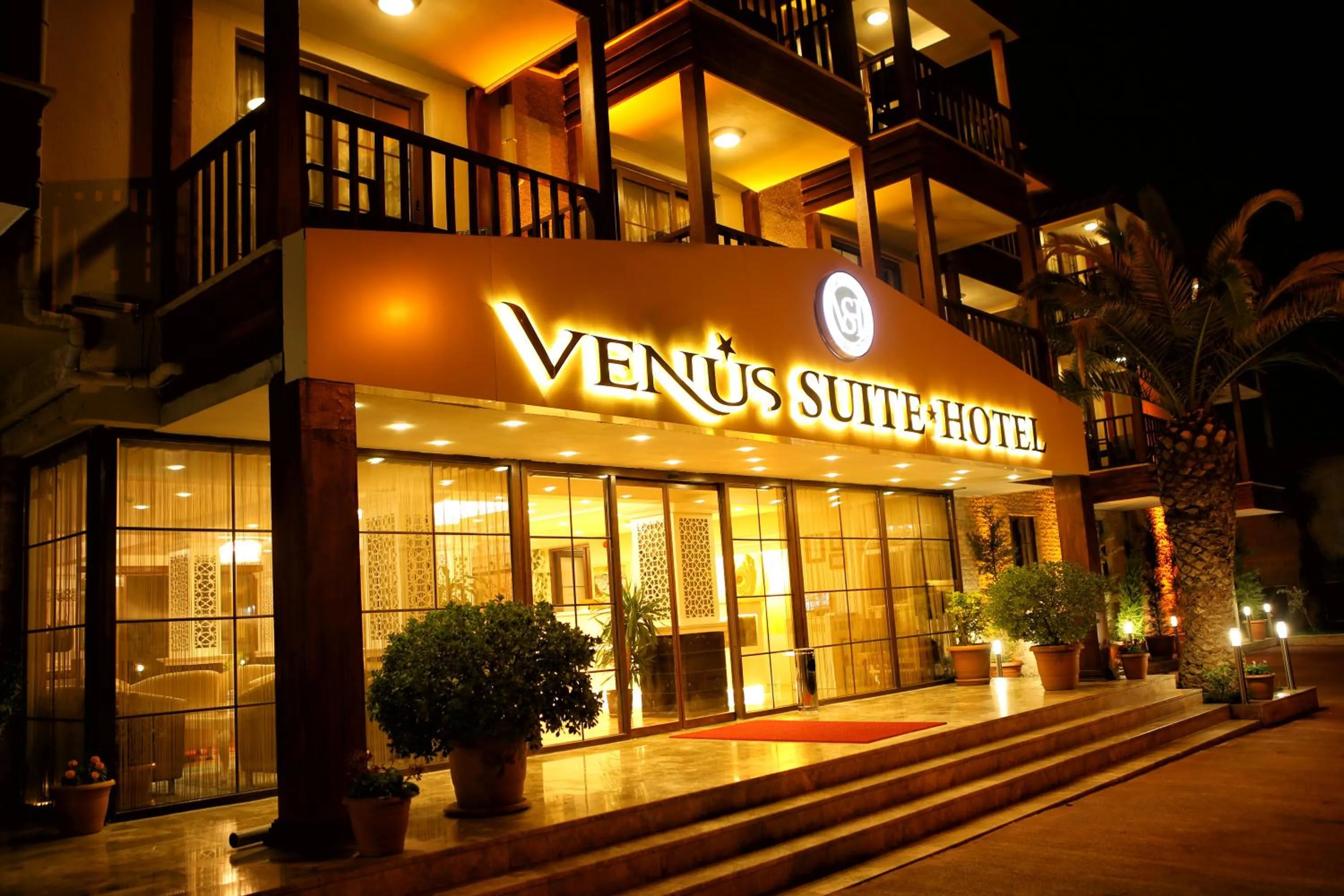 Facade/entrance in Venus Suite Hotel