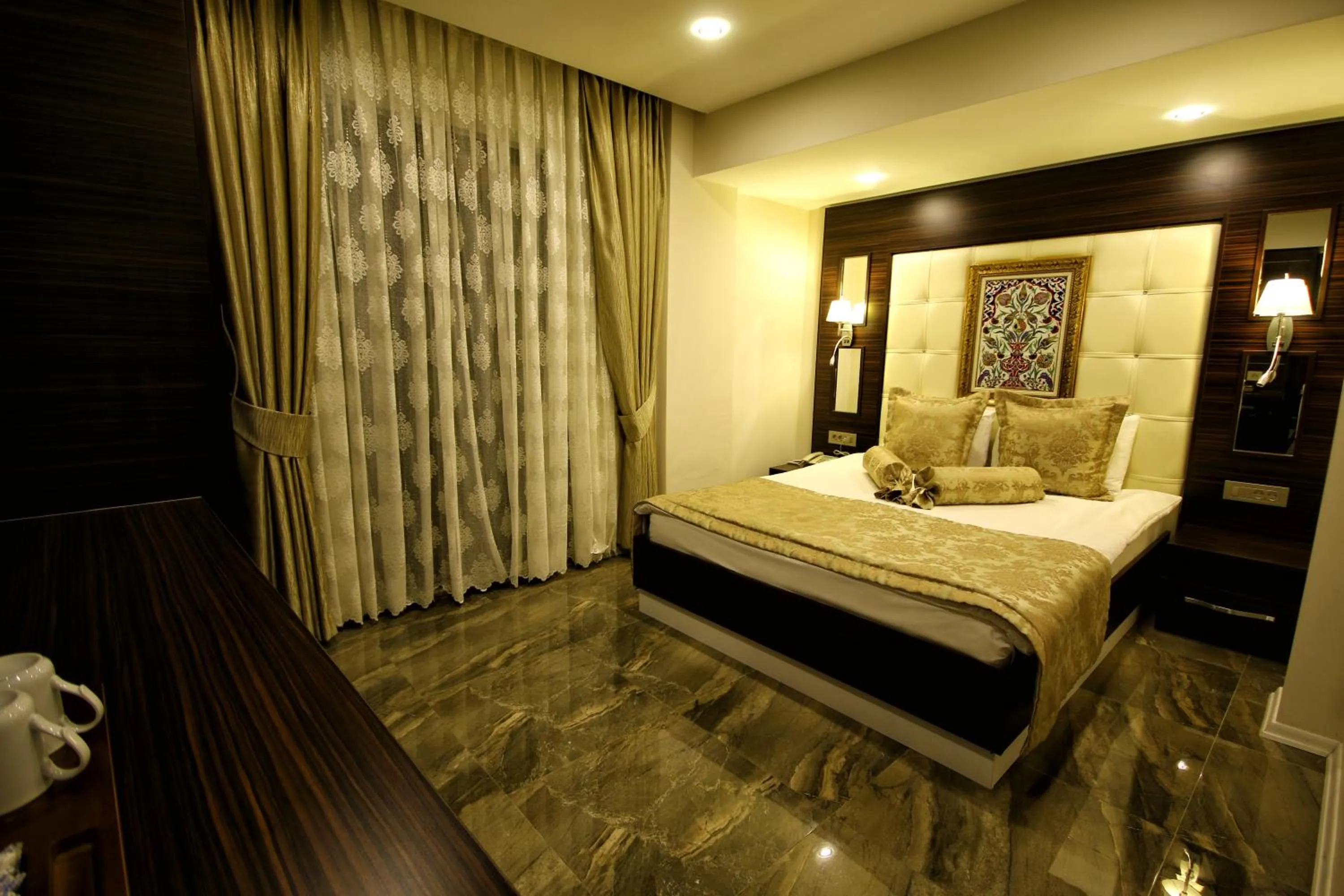 Photo of the whole room, Bed in Venus Suite Hotel