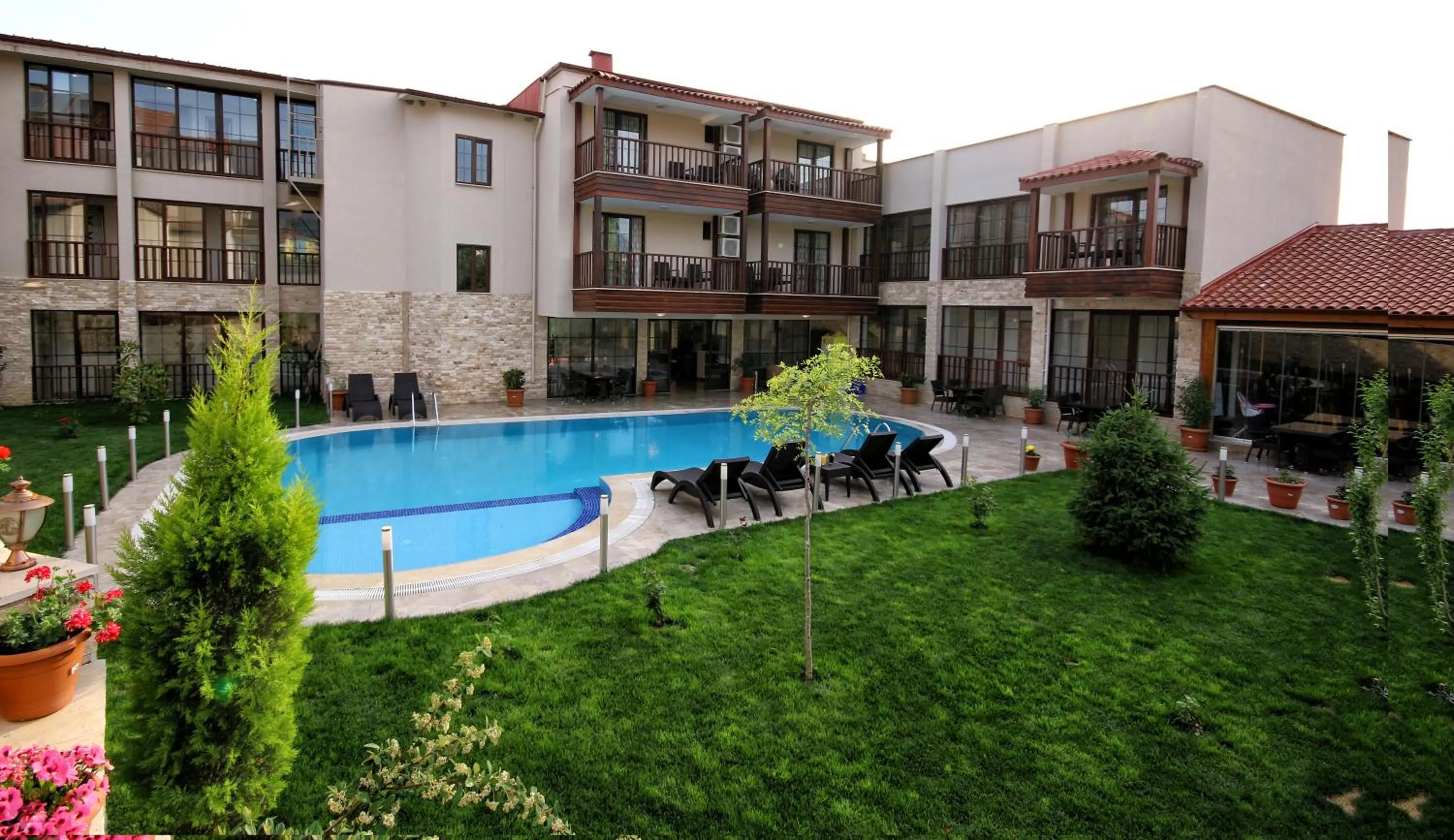 Garden in Venus Suite Hotel