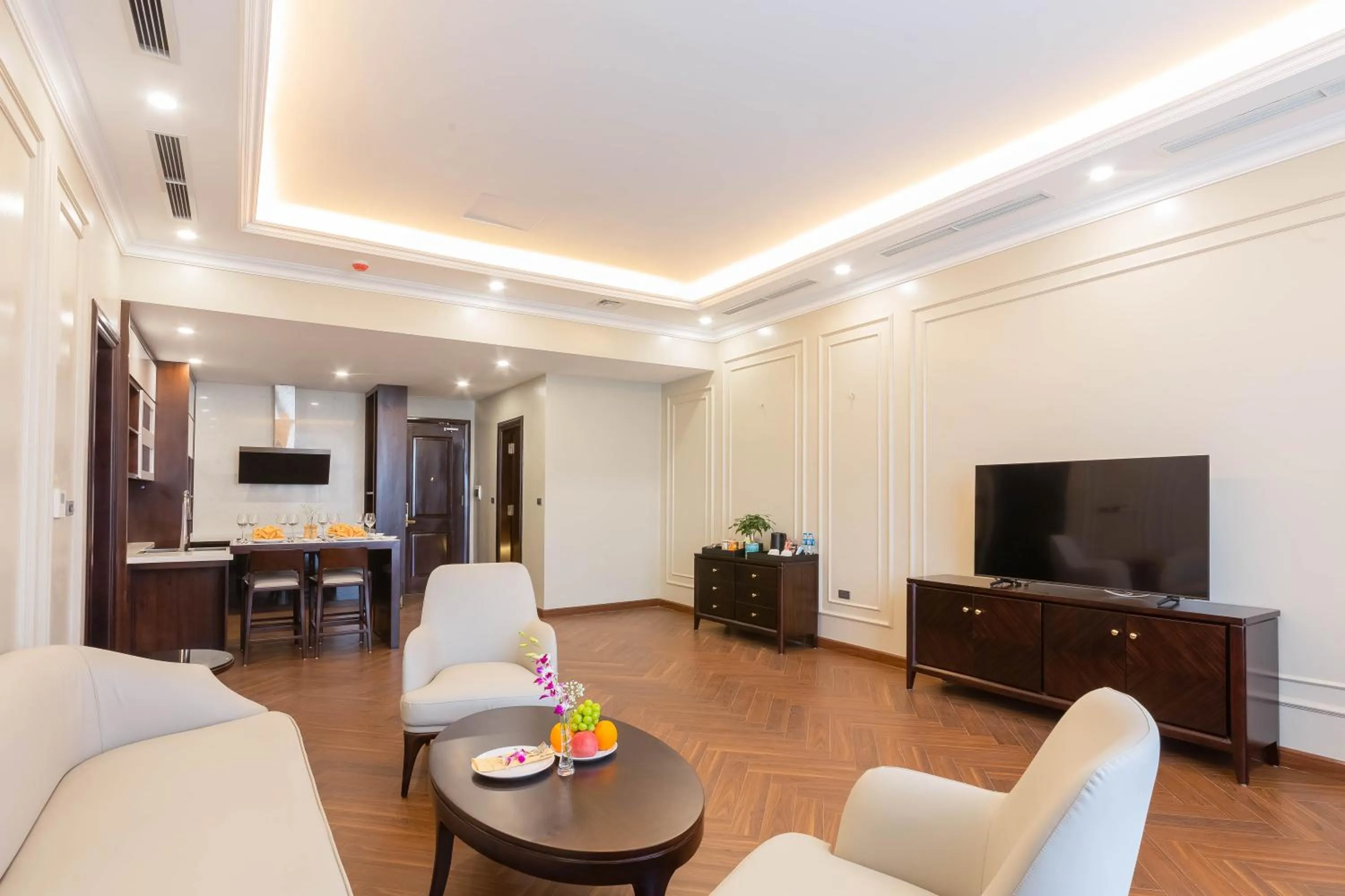 TV and multimedia in Adamo Hotel Hung Yen - Free Daily Access To The Jimjilbang