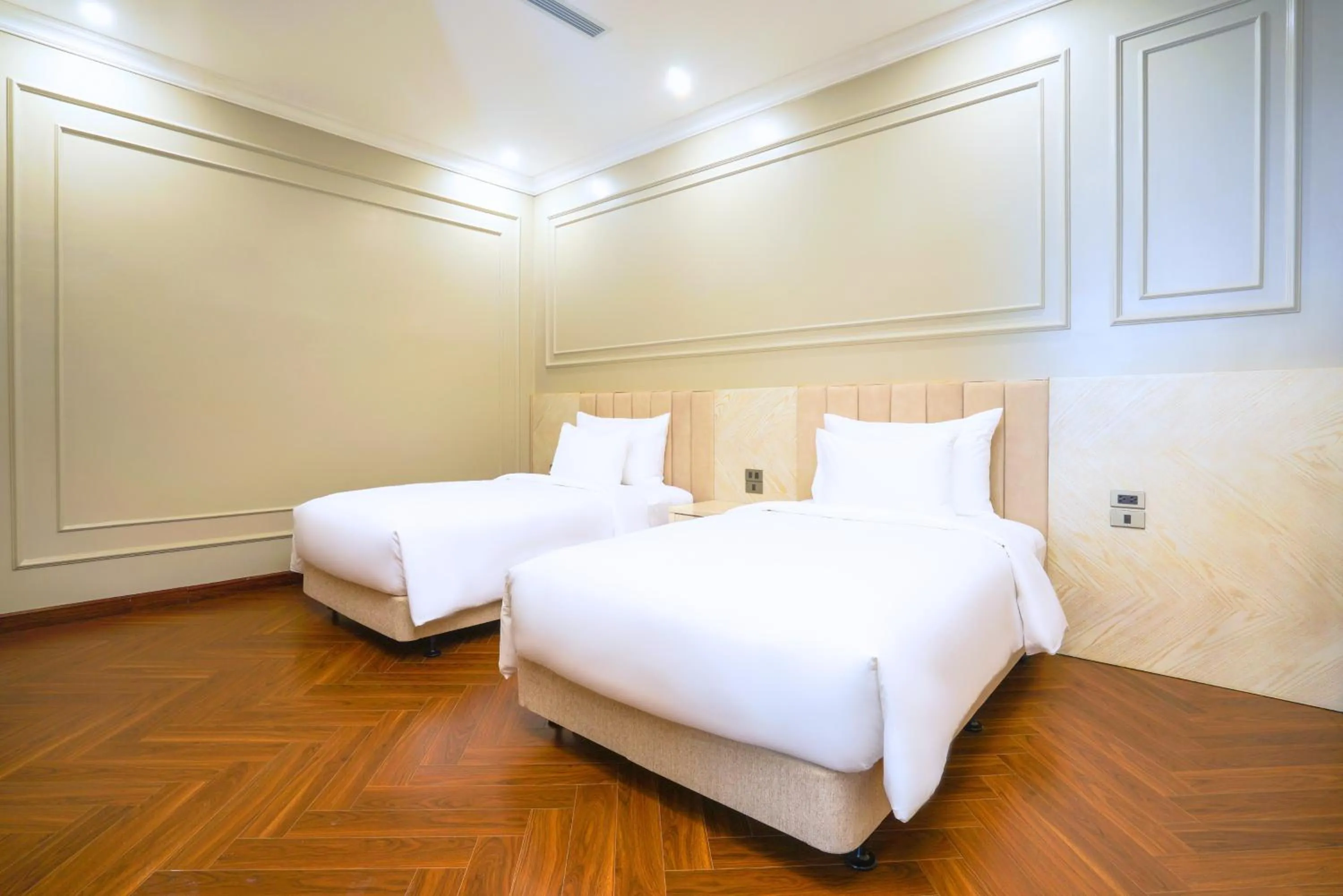 Bed in Adamo Hotel Hung Yen - Free Daily Access To The Jimjilbang