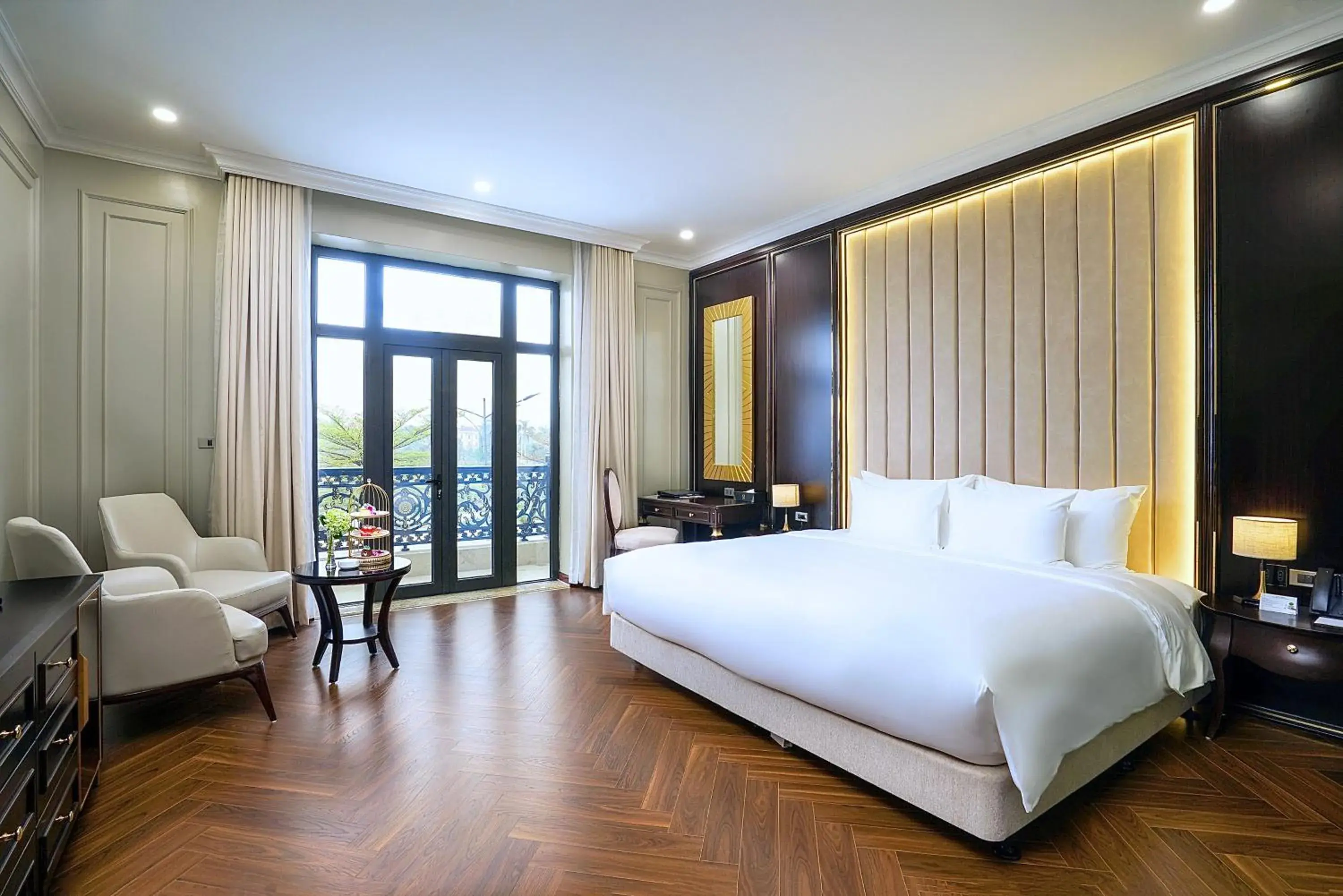 King Suite with Balcony in Adamo Hotel Hung Yen - Free Daily Access To The Jimjilbang King Suite with Balcony in Adamo Hotel Hung Yen - Free Daily Access To The Jimjilbang
