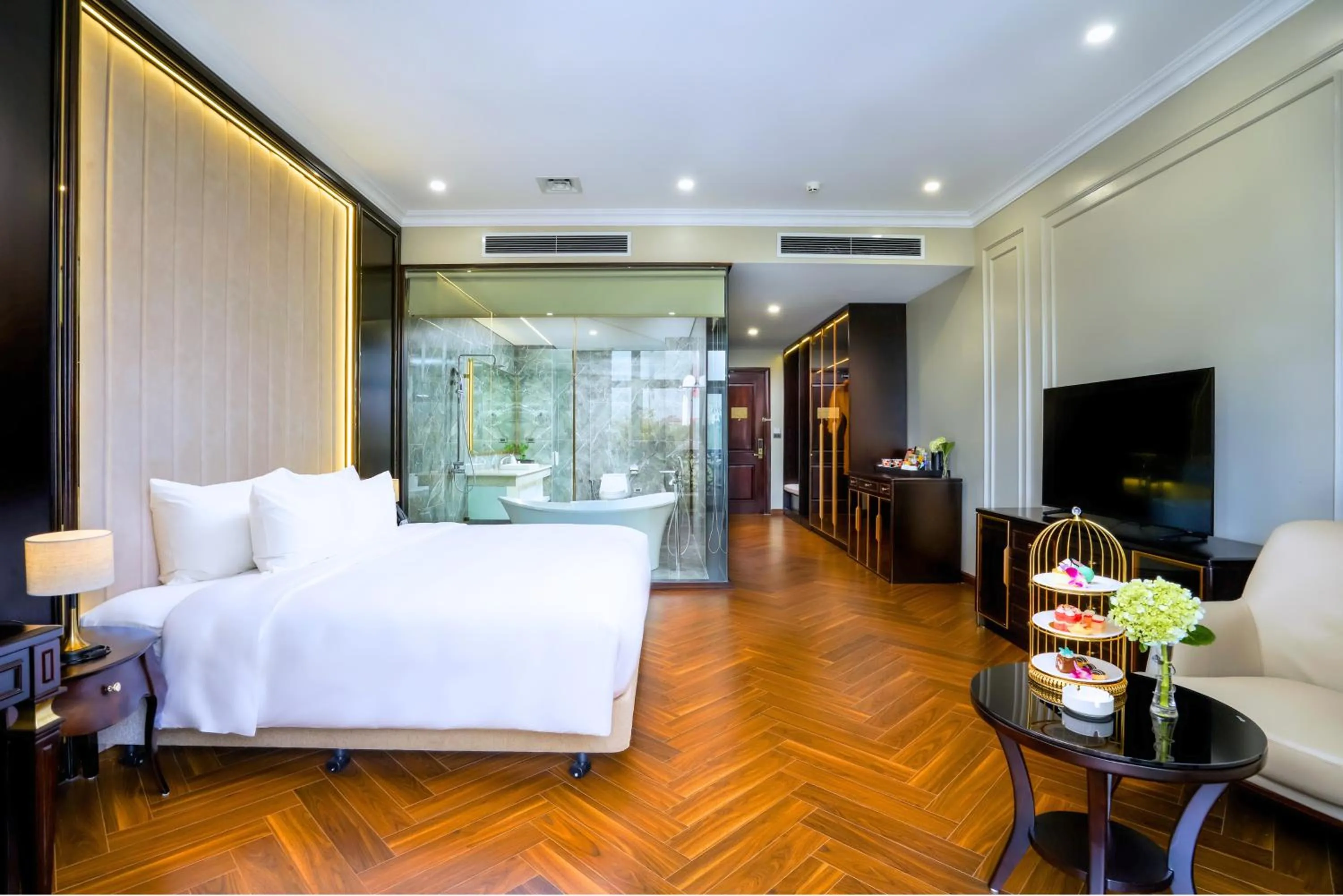 Photo of the whole room, Bed in Adamo Hotel Hung Yen - Free Daily Access To The Jimjilbang