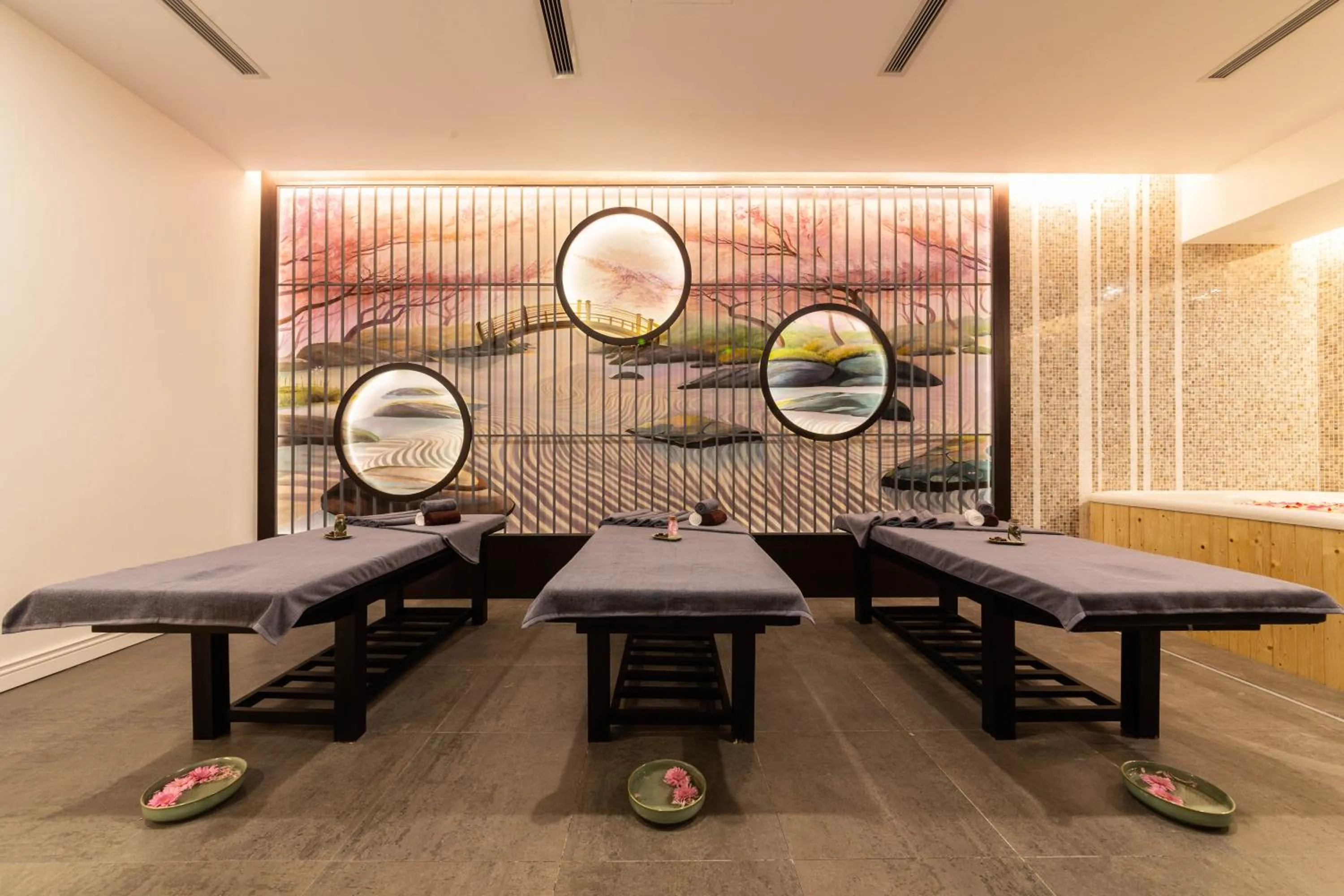 Massage in Adamo Hotel Hung Yen - Free Daily Access To The Jimjilbang
