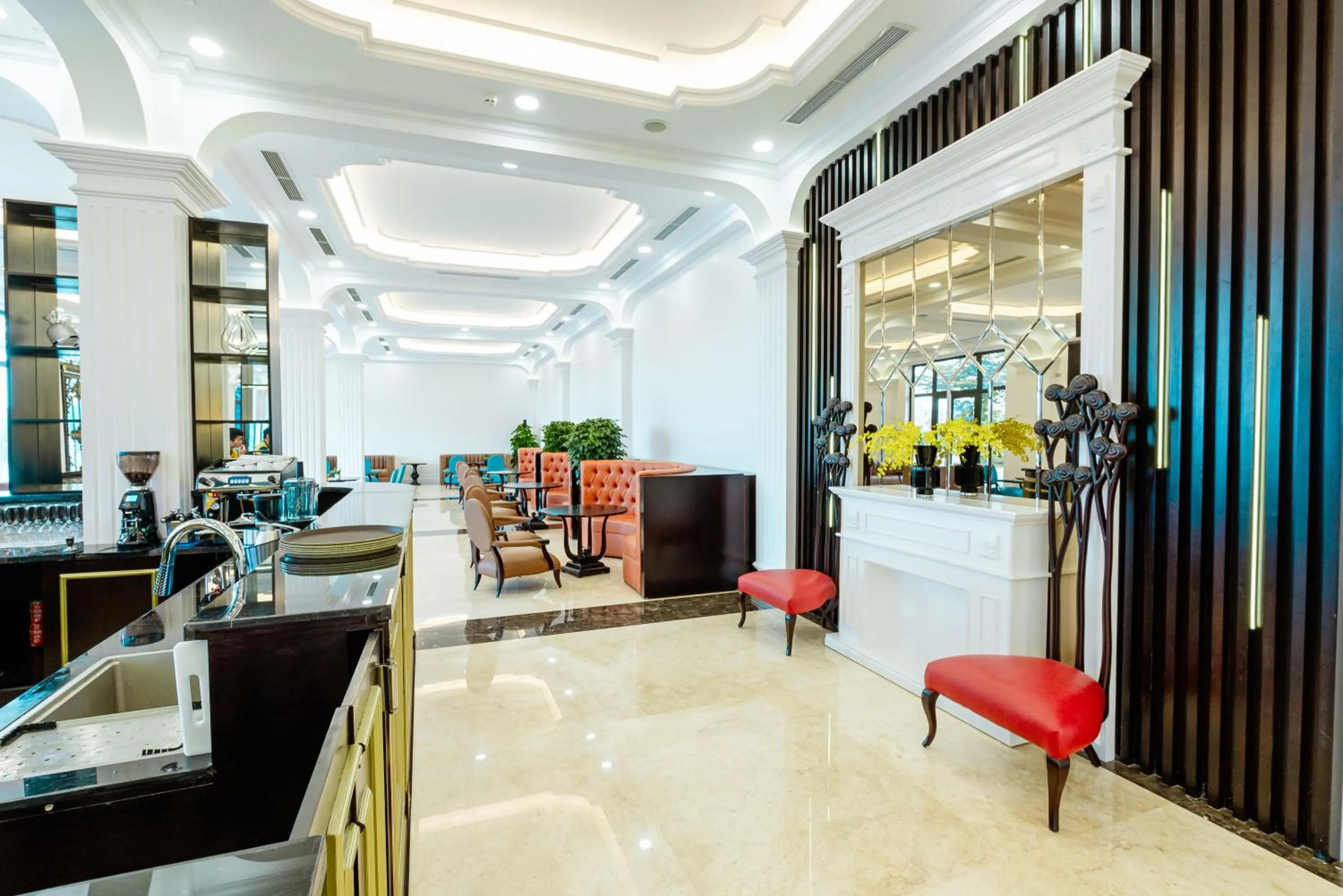 Restaurant/places to eat in Adamo Hotel Hung Yen - Free Daily Access To The Jimjilbang
