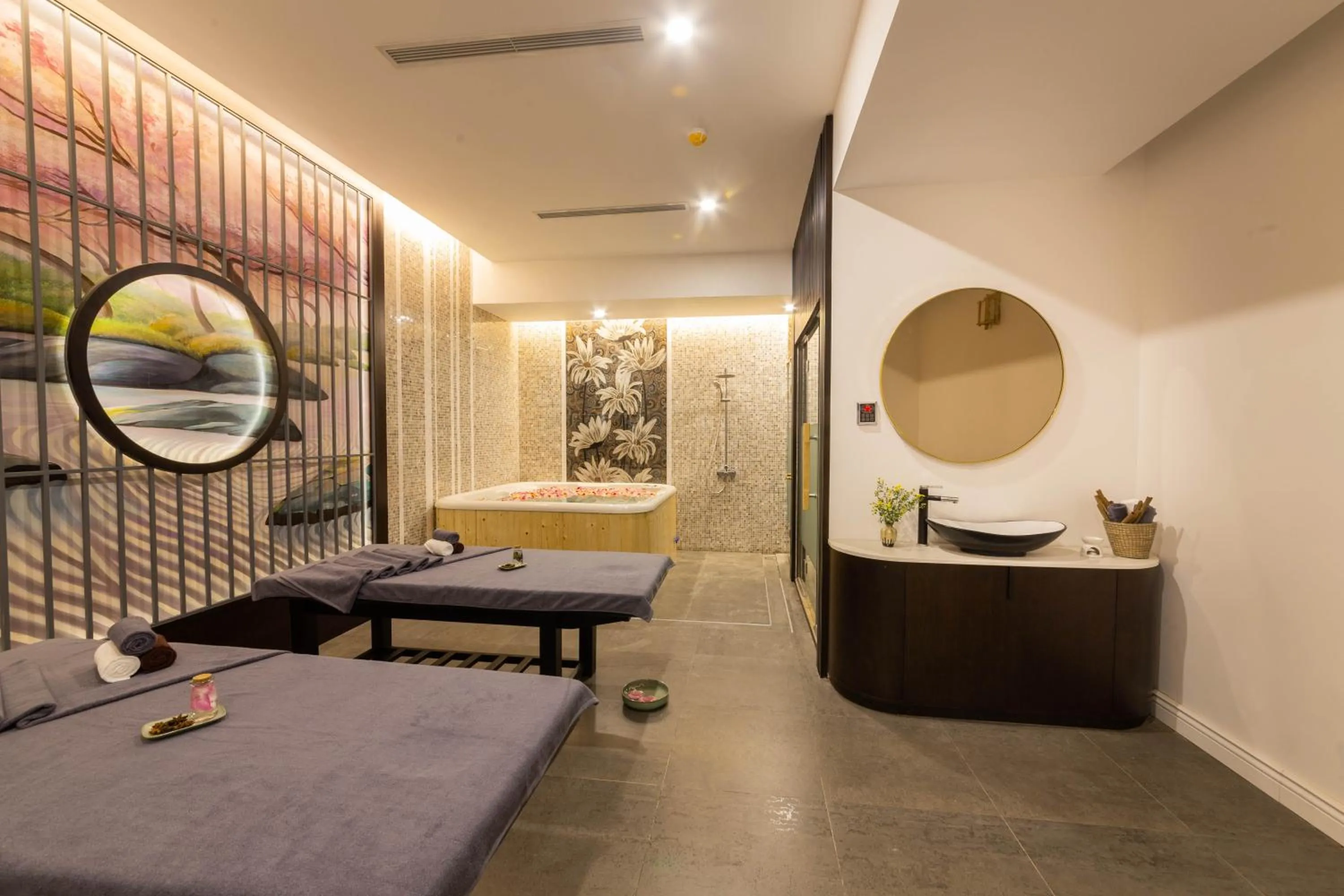 Massage in Adamo Hotel Hung Yen - Free Daily Access To The Jimjilbang
