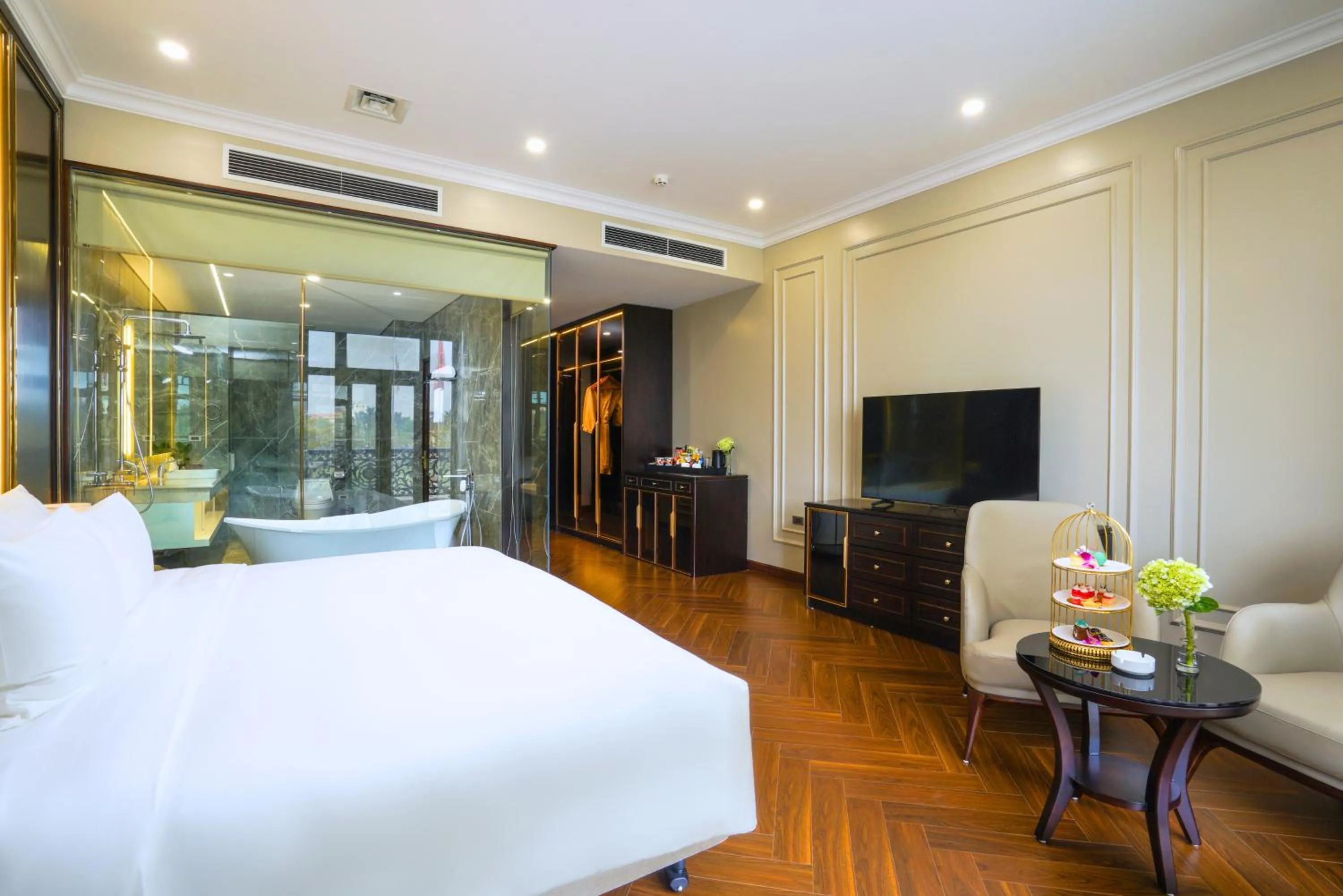 Bed in Adamo Hotel Hung Yen - Free Daily Access To The Jimjilbang