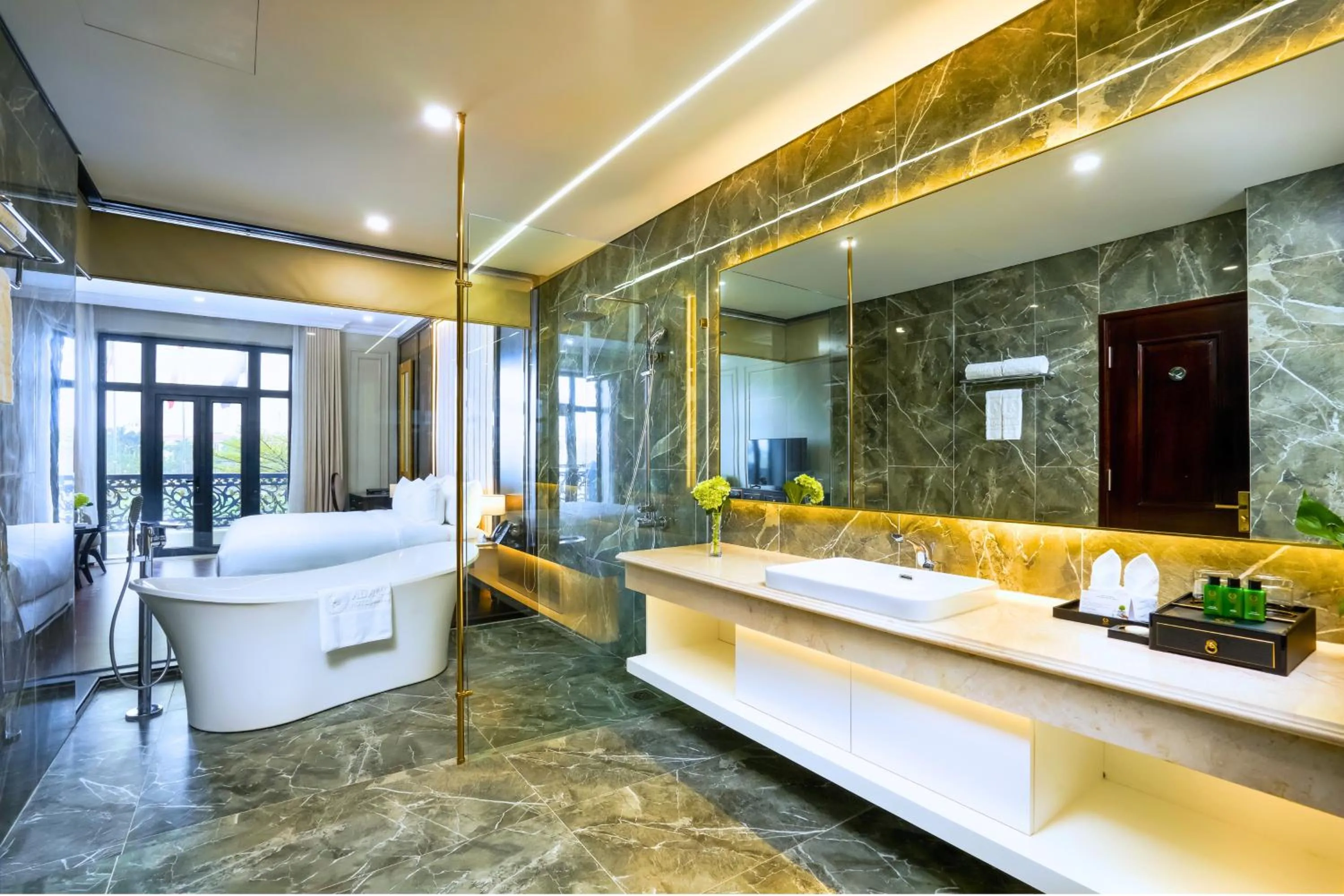 Shower in Adamo Hotel Hung Yen - Free Daily Access To The Jimjilbang