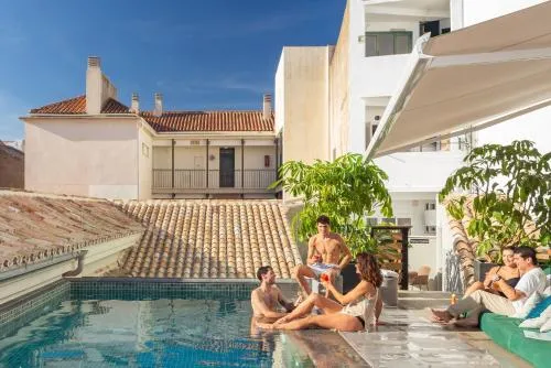 Coeo Hernan Ruiz Rooftop Pool Hostel