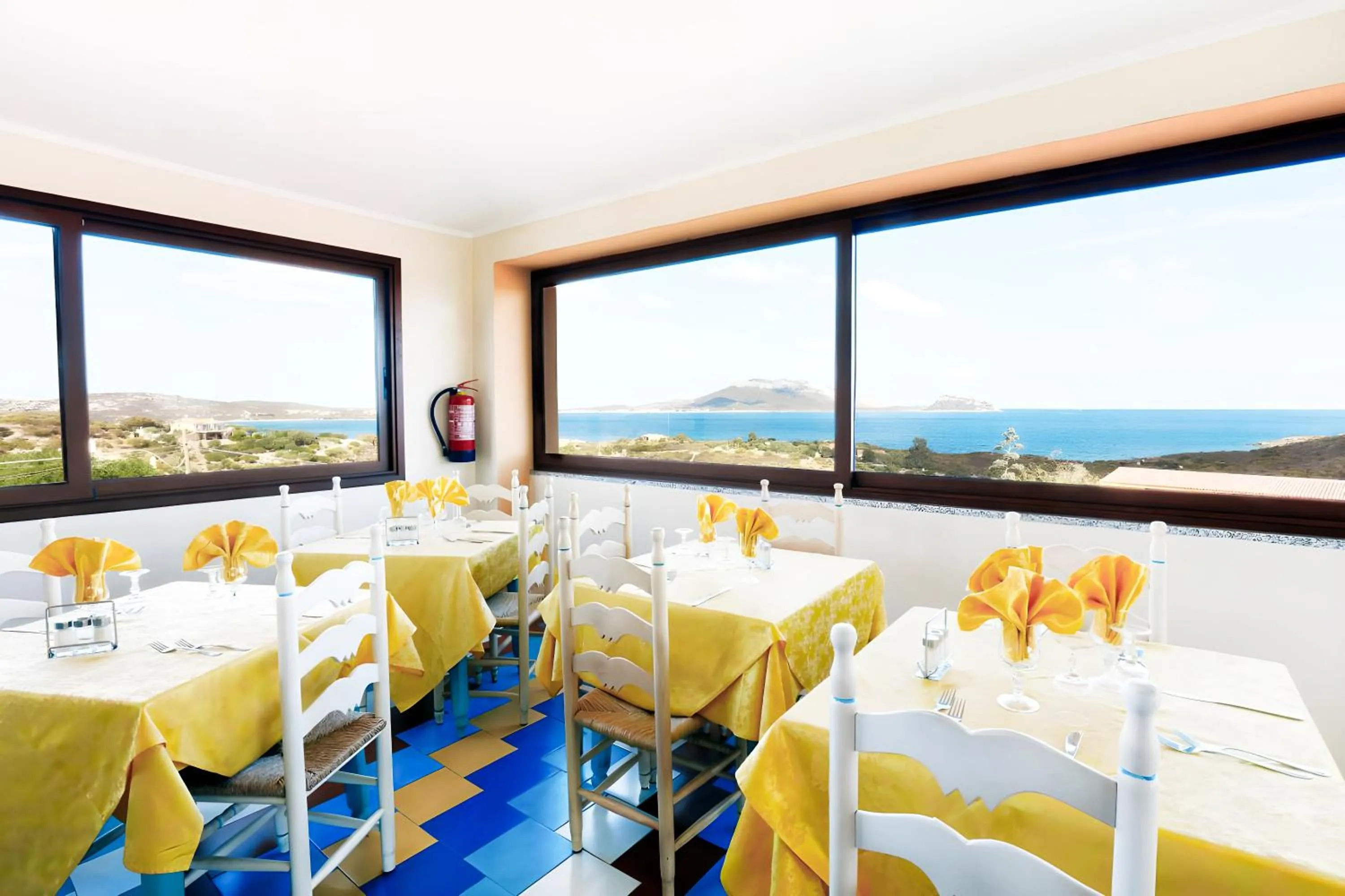 Dining area in Hotiday Golfo Aranci