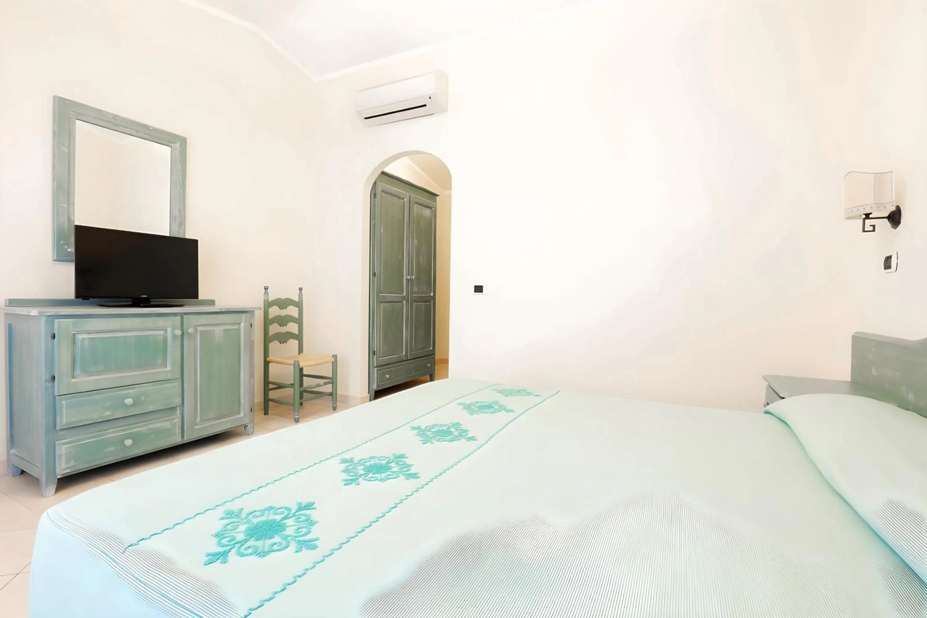 Bedroom, Bed in Hotiday Golfo Aranci