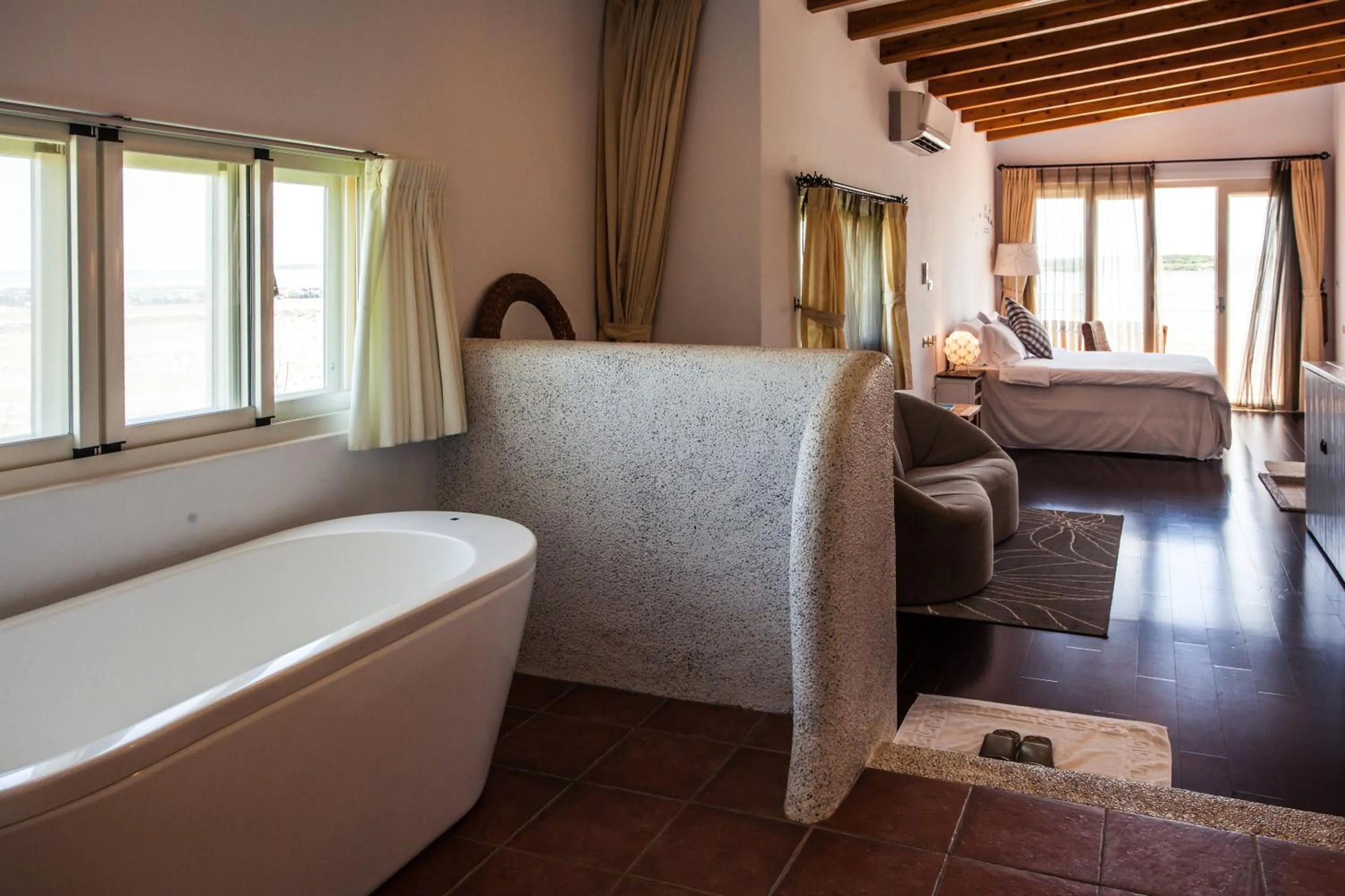 Shower, Bed in Summer Ya B&B