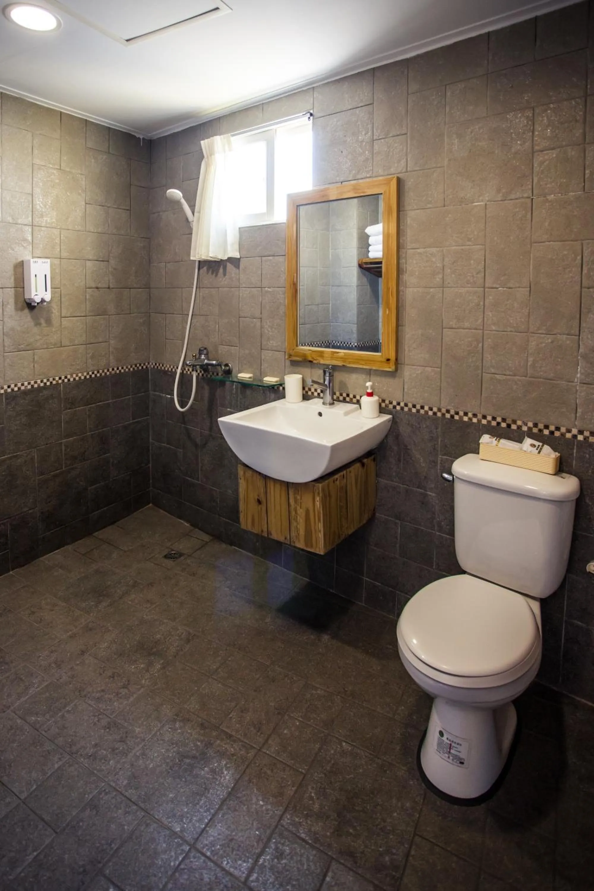 Toilet in Summer Ya B&B